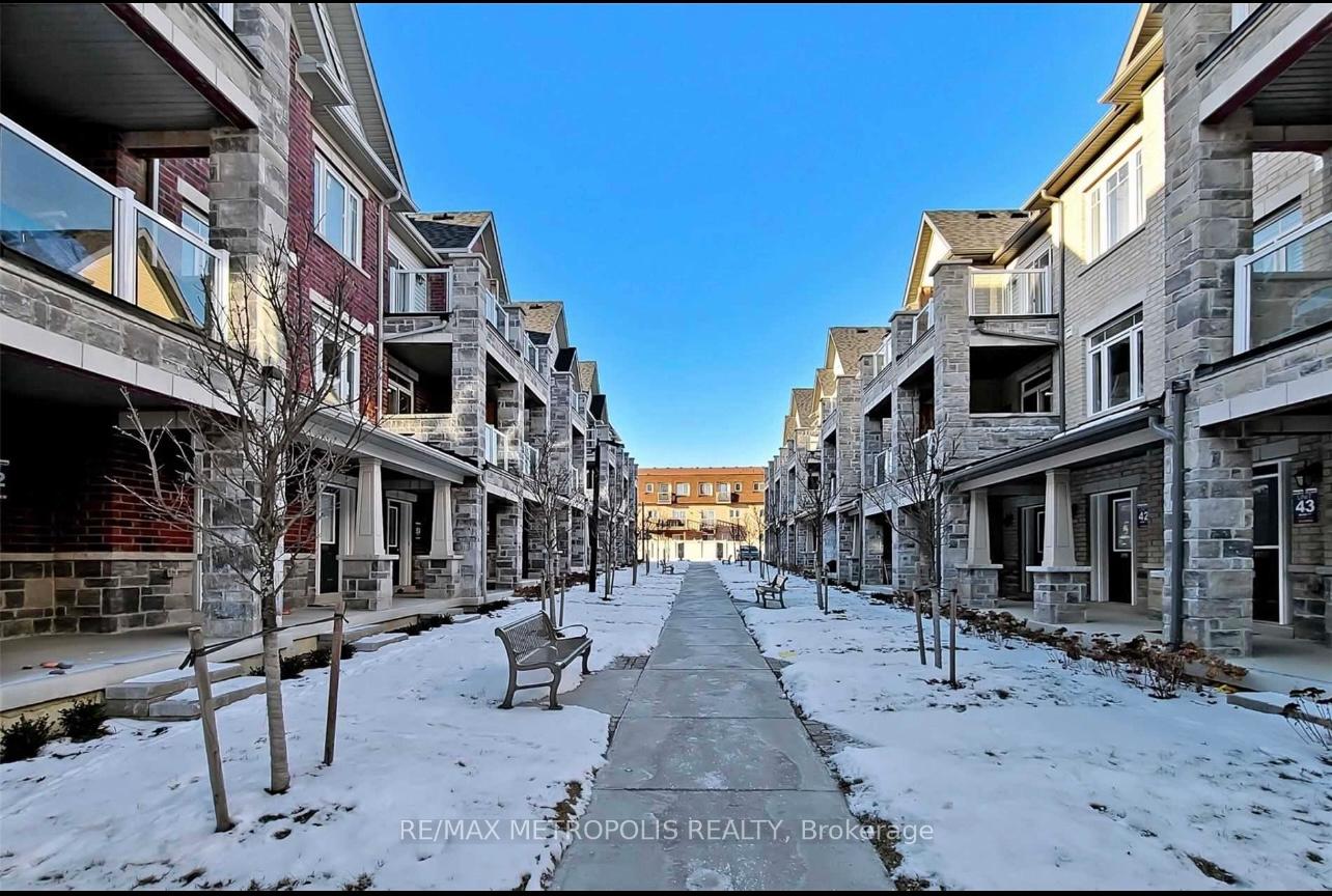 Photo 2 of Unit 39, 2568 Ladyfern Crossing, Pickering, Duffin Heights — HOMEH