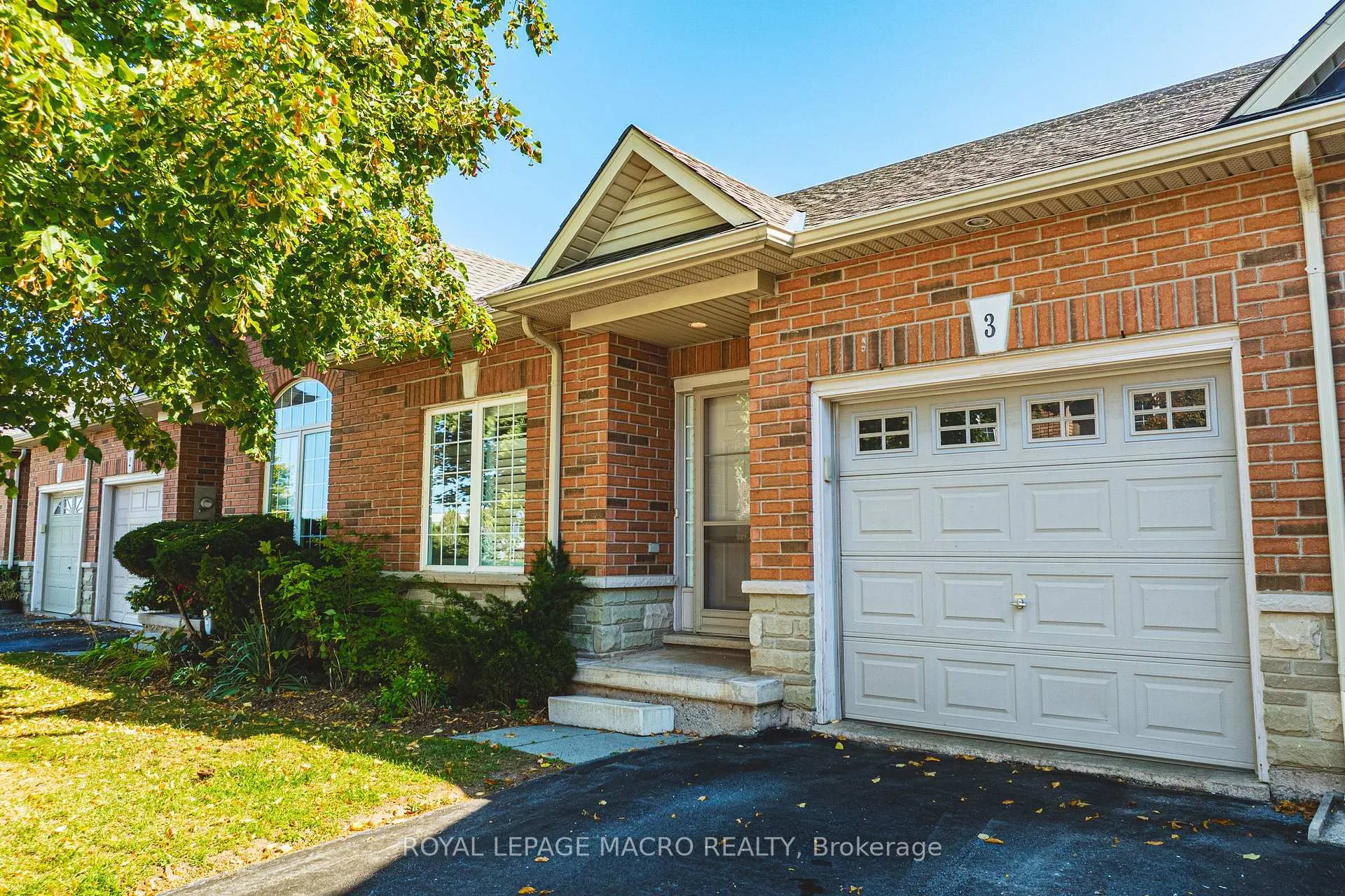 Photo 3 of Unit 3, 163 Livingston Avenue, Grimsby, Grimsby West — HOMEH