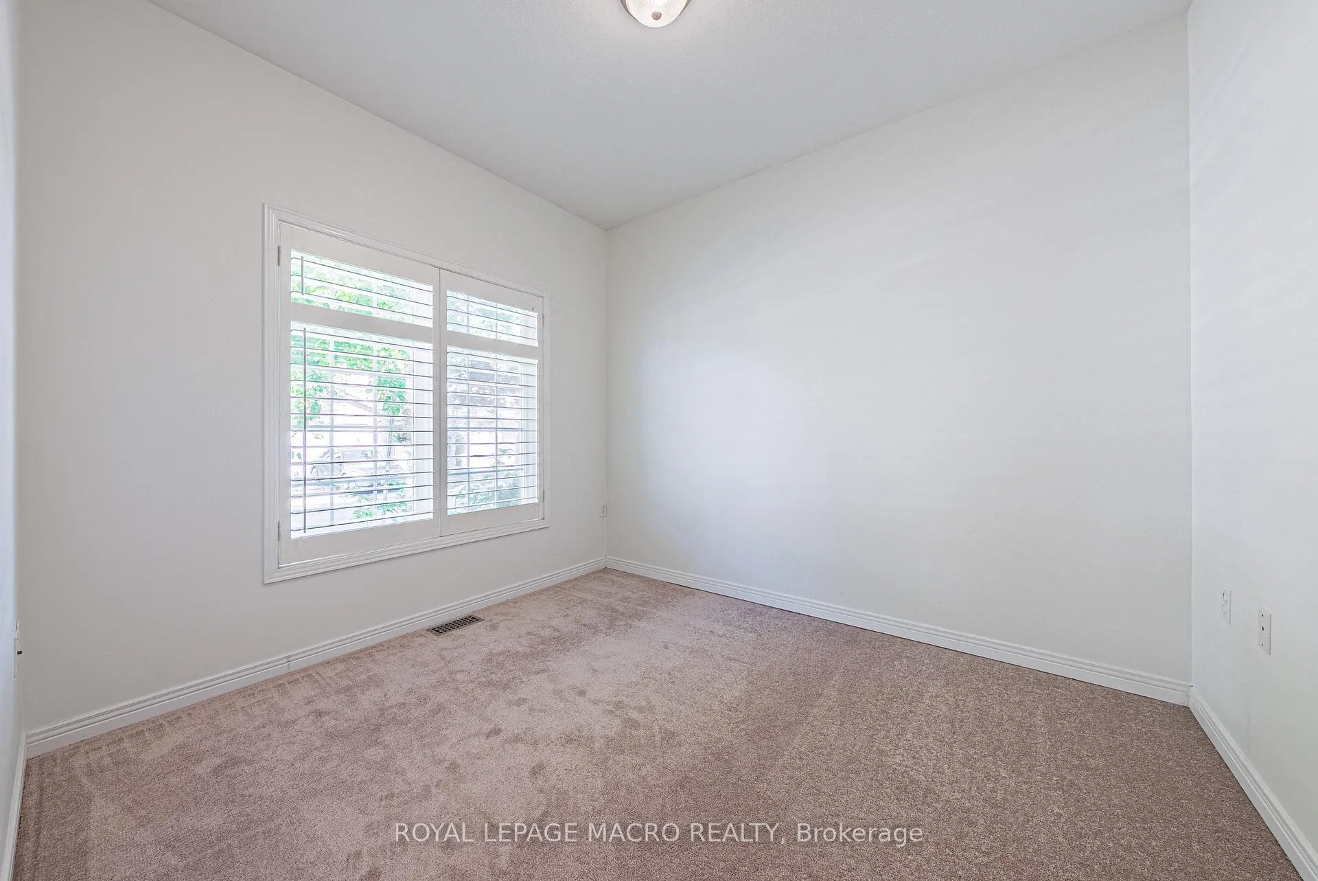 Photo 4 of Unit 3, 163 Livingston Avenue, Grimsby, Grimsby West — HOMEH