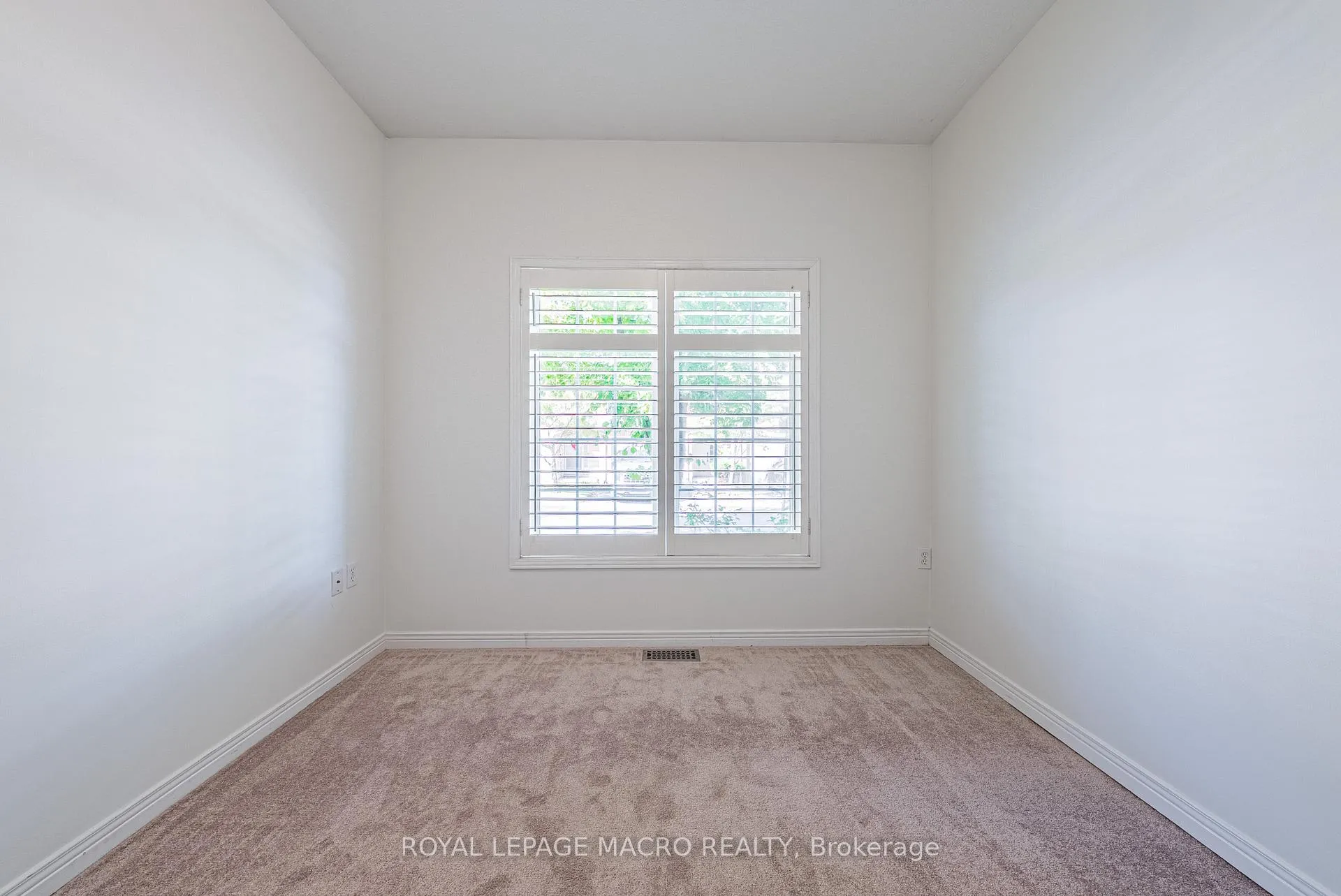 Photo 6 of Unit 3, 163 Livingston Avenue, Grimsby, Grimsby West — HOMEH