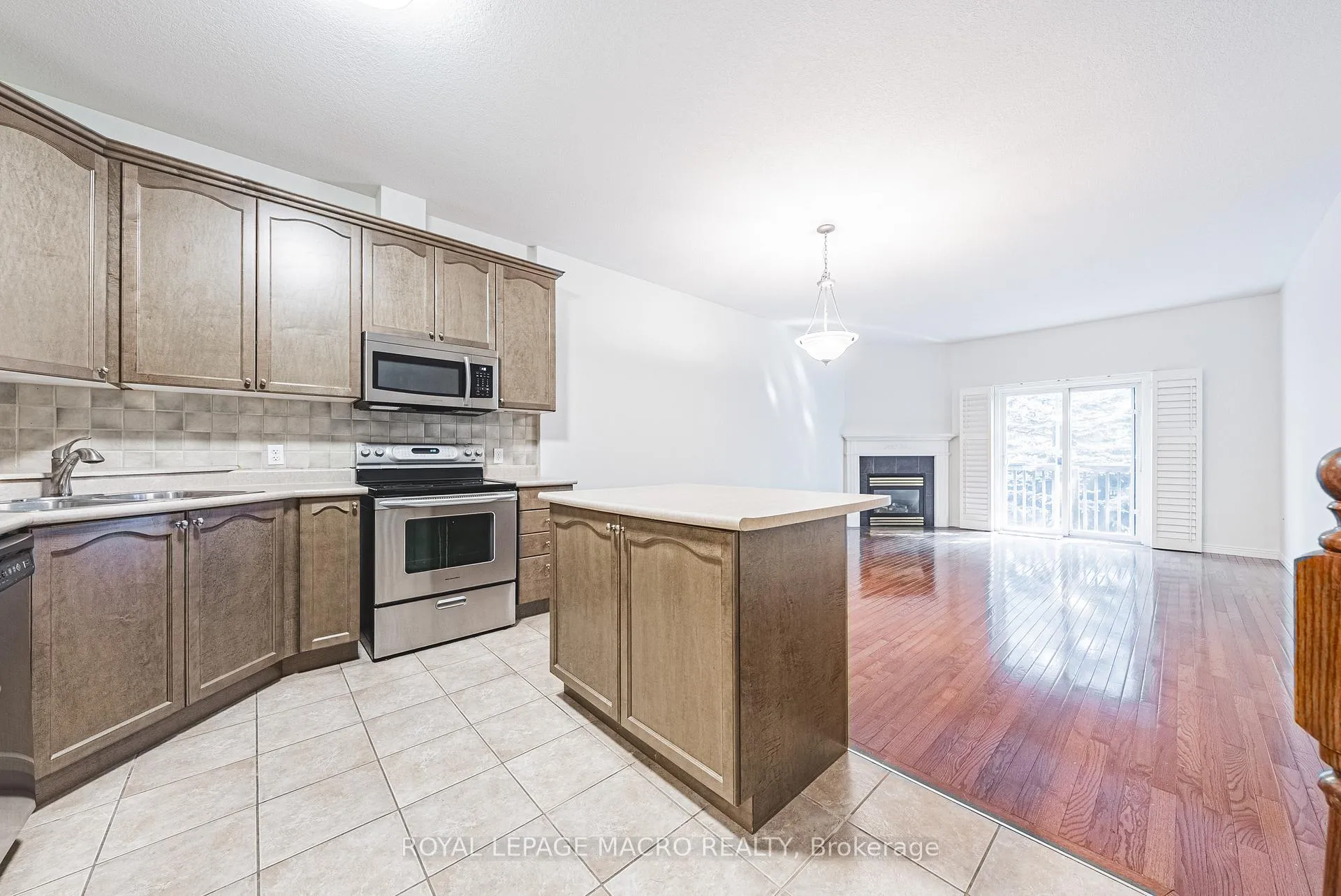 Photo 7 of Unit 3, 163 Livingston Avenue, Grimsby, Grimsby West — HOMEH