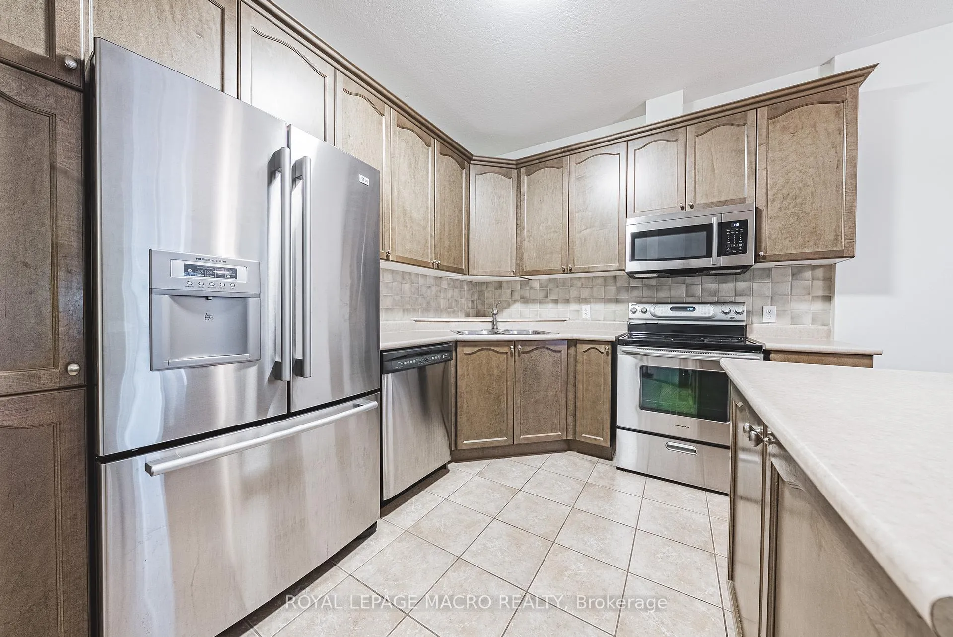 Photo 8 of Unit 3, 163 Livingston Avenue, Grimsby, Grimsby West — HOMEH