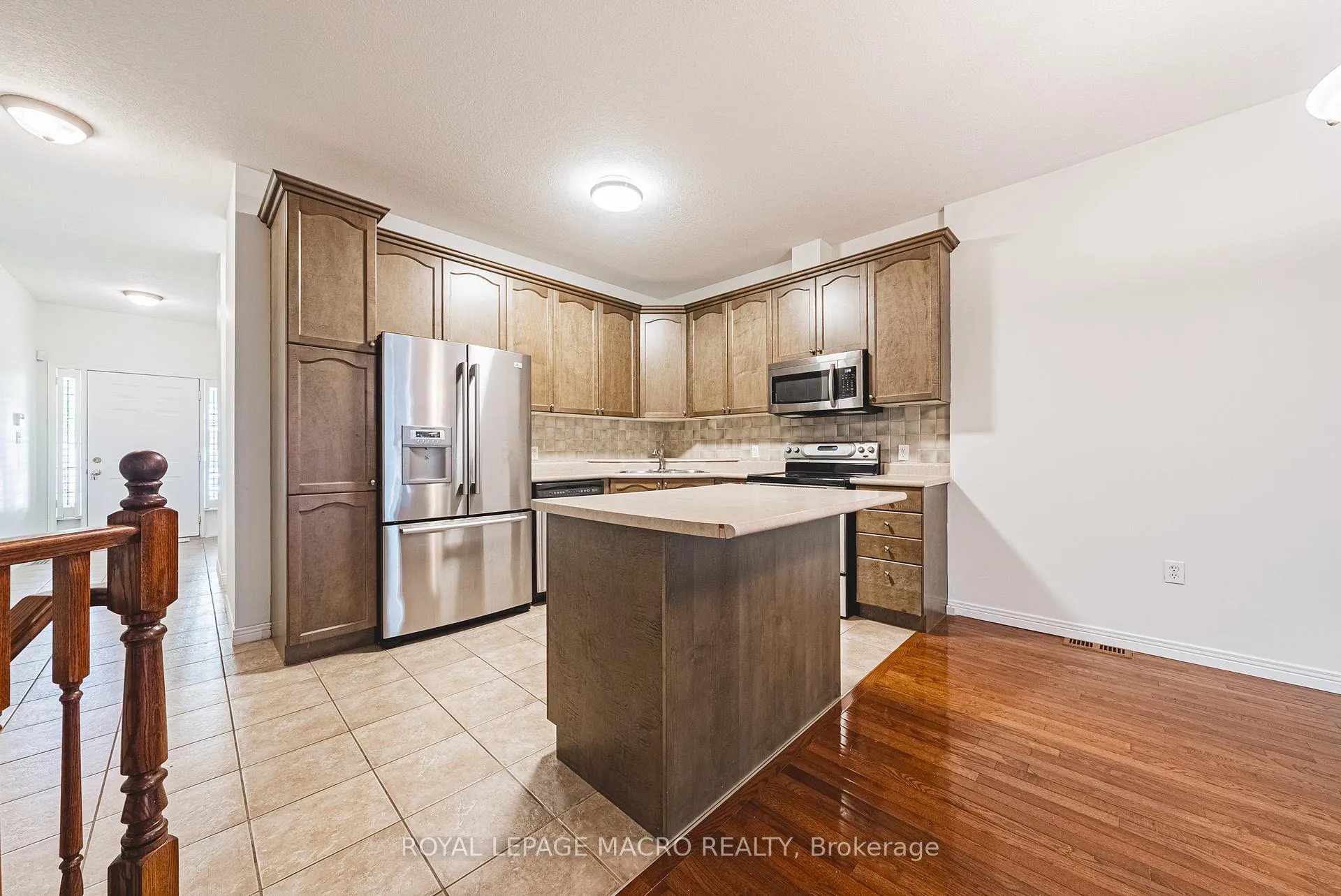 Photo 11 of Unit 3, 163 Livingston Avenue, Grimsby, Grimsby West — HOMEH
