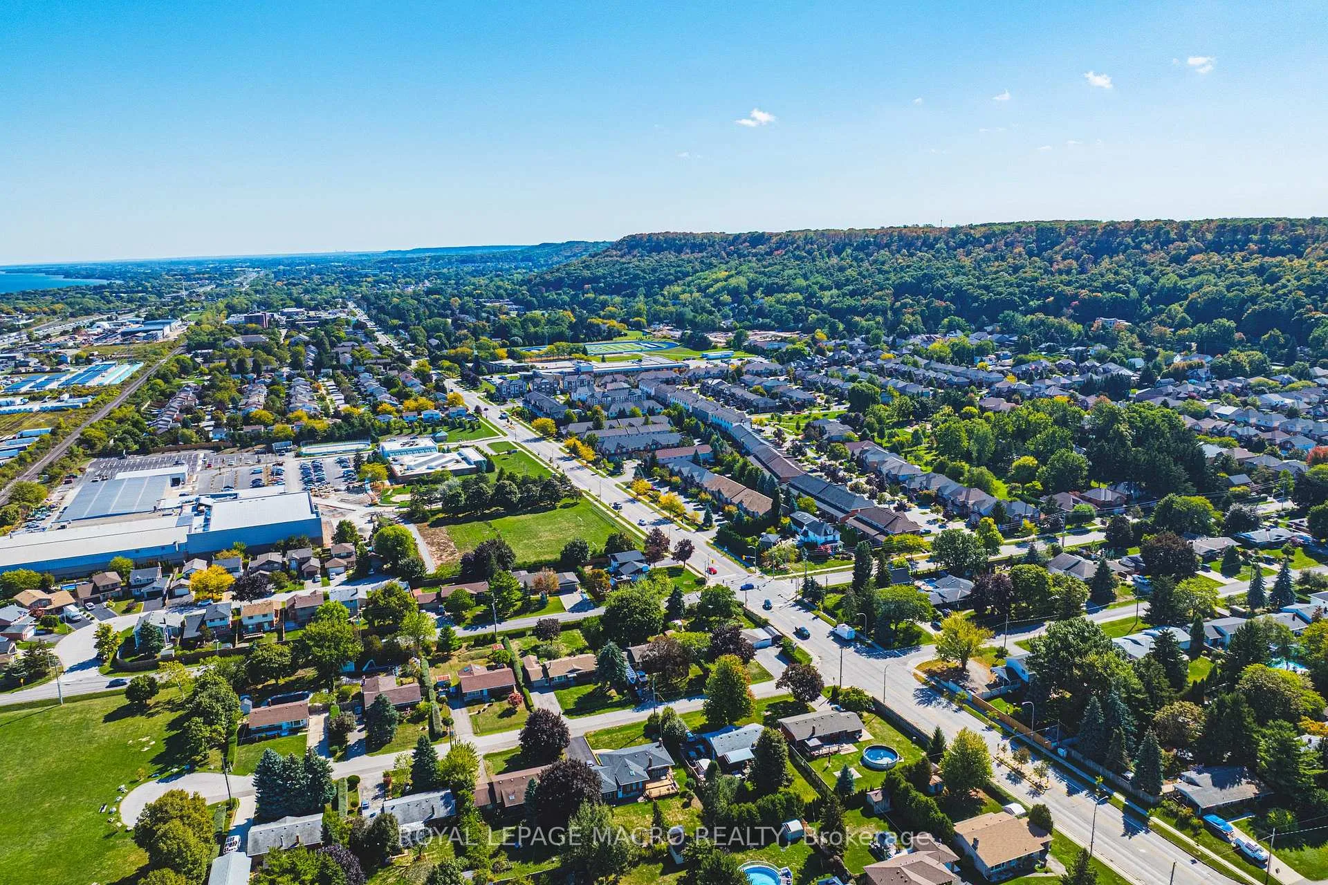 Photo 39 of Unit 3, 163 Livingston Avenue, Grimsby, Grimsby West — HOMEH