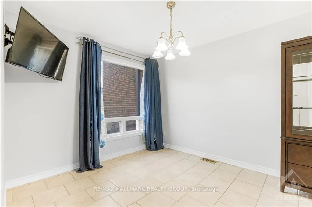 Photo 2 of Unit 78, 2939 Fairlea Crescent, Ottawa, Heron Gate/Industrial Park — HOMEH