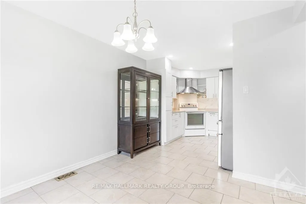 Photo 4 of Unit 78, 2939 Fairlea Crescent, Ottawa, Heron Gate/Industrial Park — HOMEH