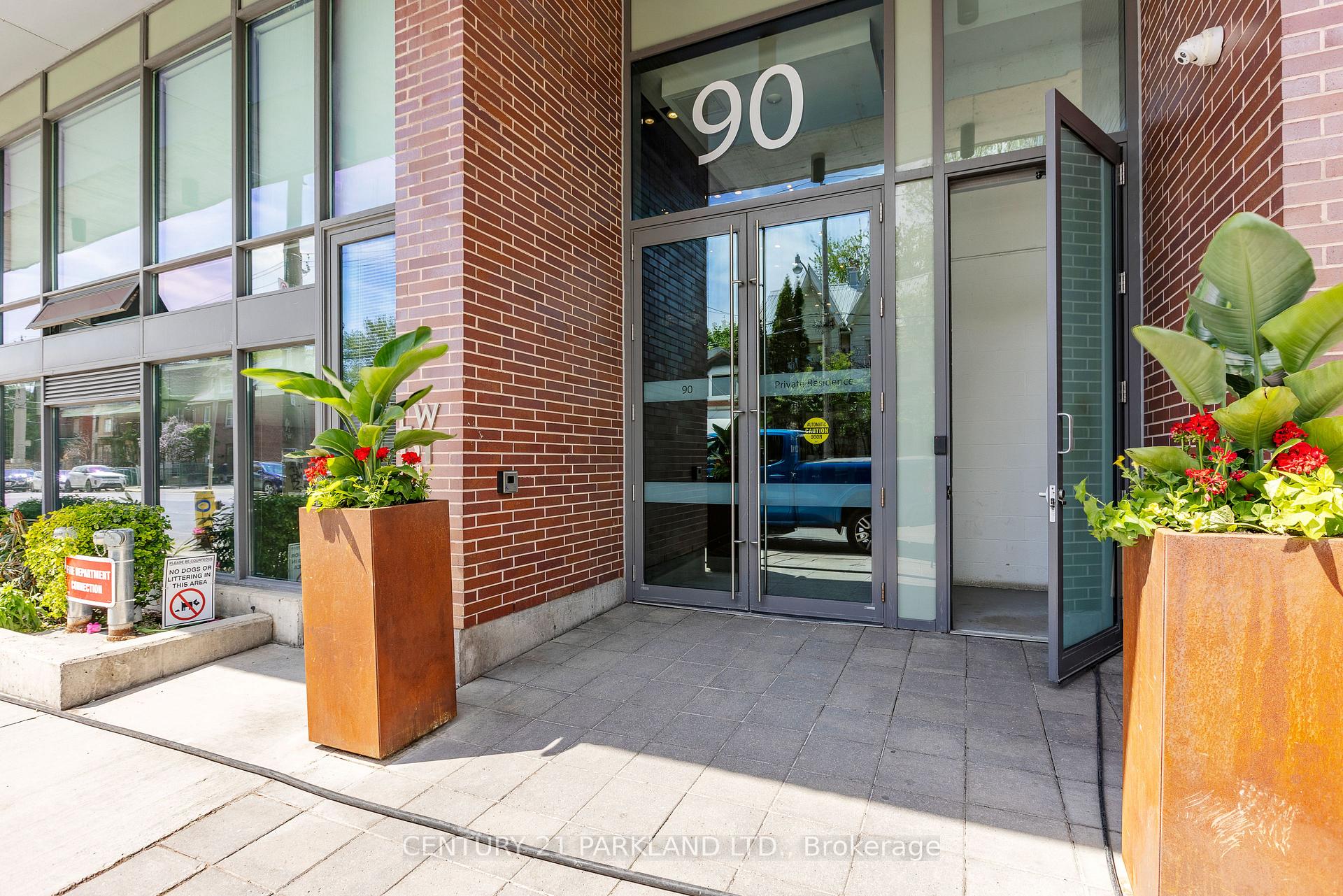 Photo 3 of Unit 720, 90 Broadview Avenue, Toronto, South Riverdale — HOMEH