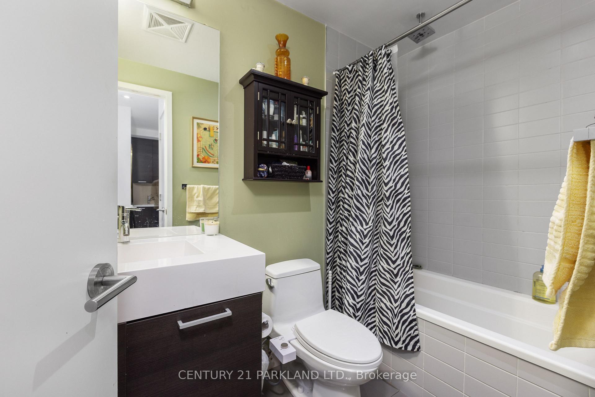 Photo 18 of Unit 720, 90 Broadview Avenue, Toronto, South Riverdale — HOMEH