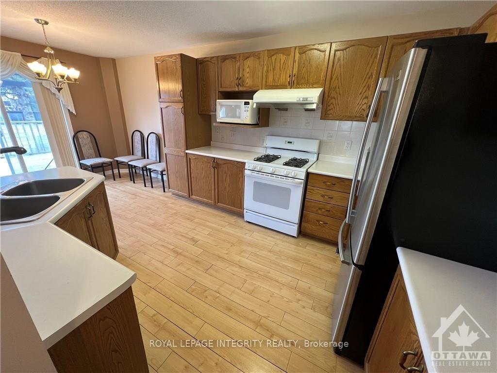 Photo 13 of 3 Armagh Way, Ottawa, Barrhaven - Longfields — HOMEH
