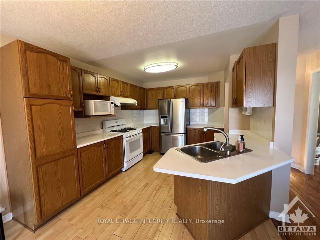 Photo 15 of 3 Armagh Way, Ottawa, Barrhaven - Longfields — HOMEH