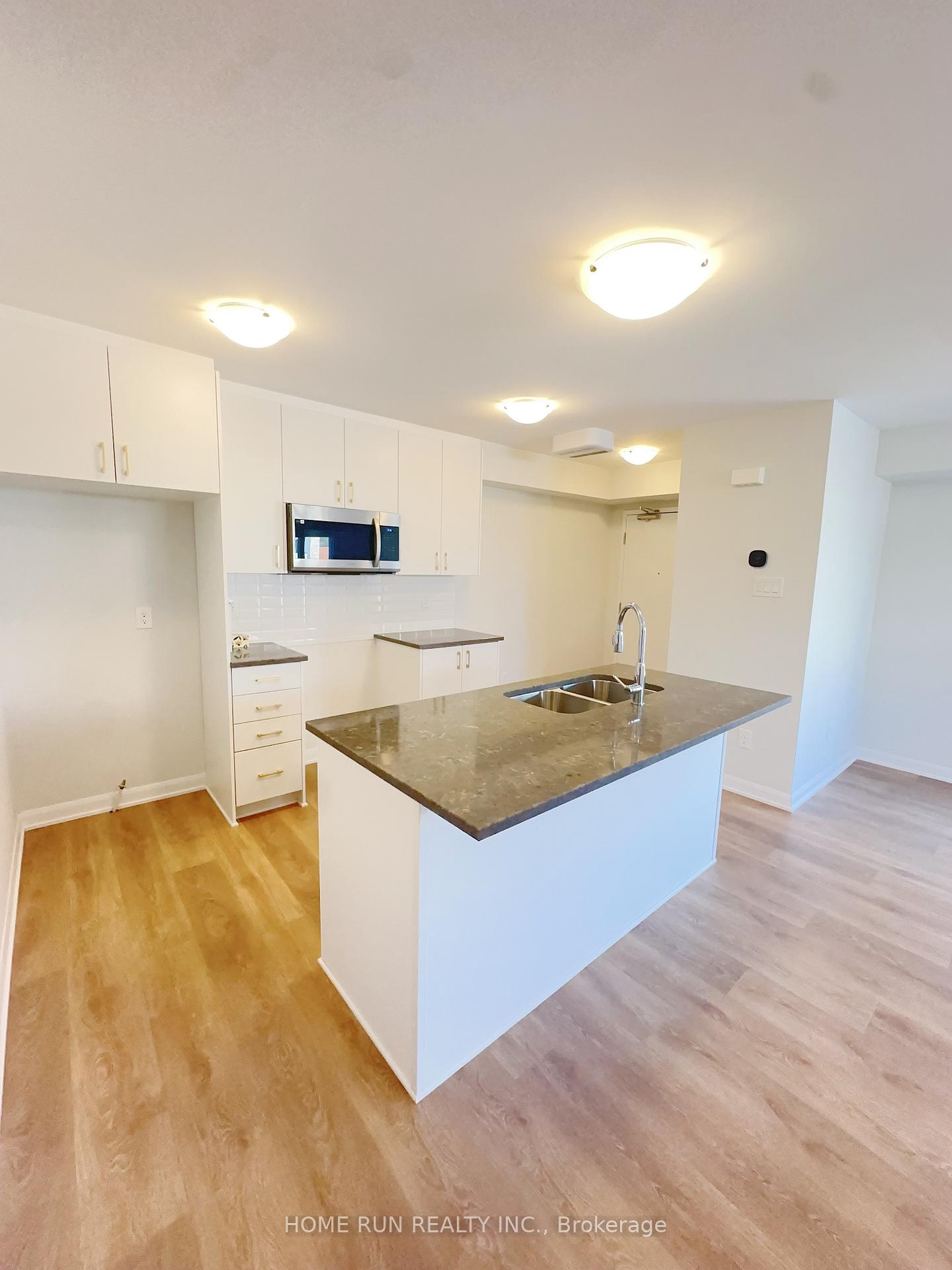 Photo 2 of 1338 Creekway Private, Ottawa, Kanata - Kanata Lakes/Heritage Hills — HOMEH