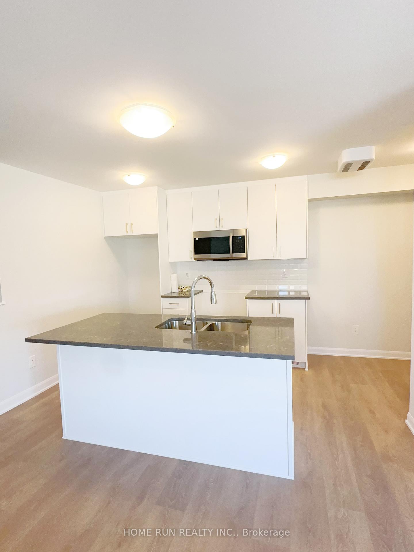 Photo 3 of 1338 Creekway Private, Ottawa, Kanata - Kanata Lakes/Heritage Hills — HOMEH