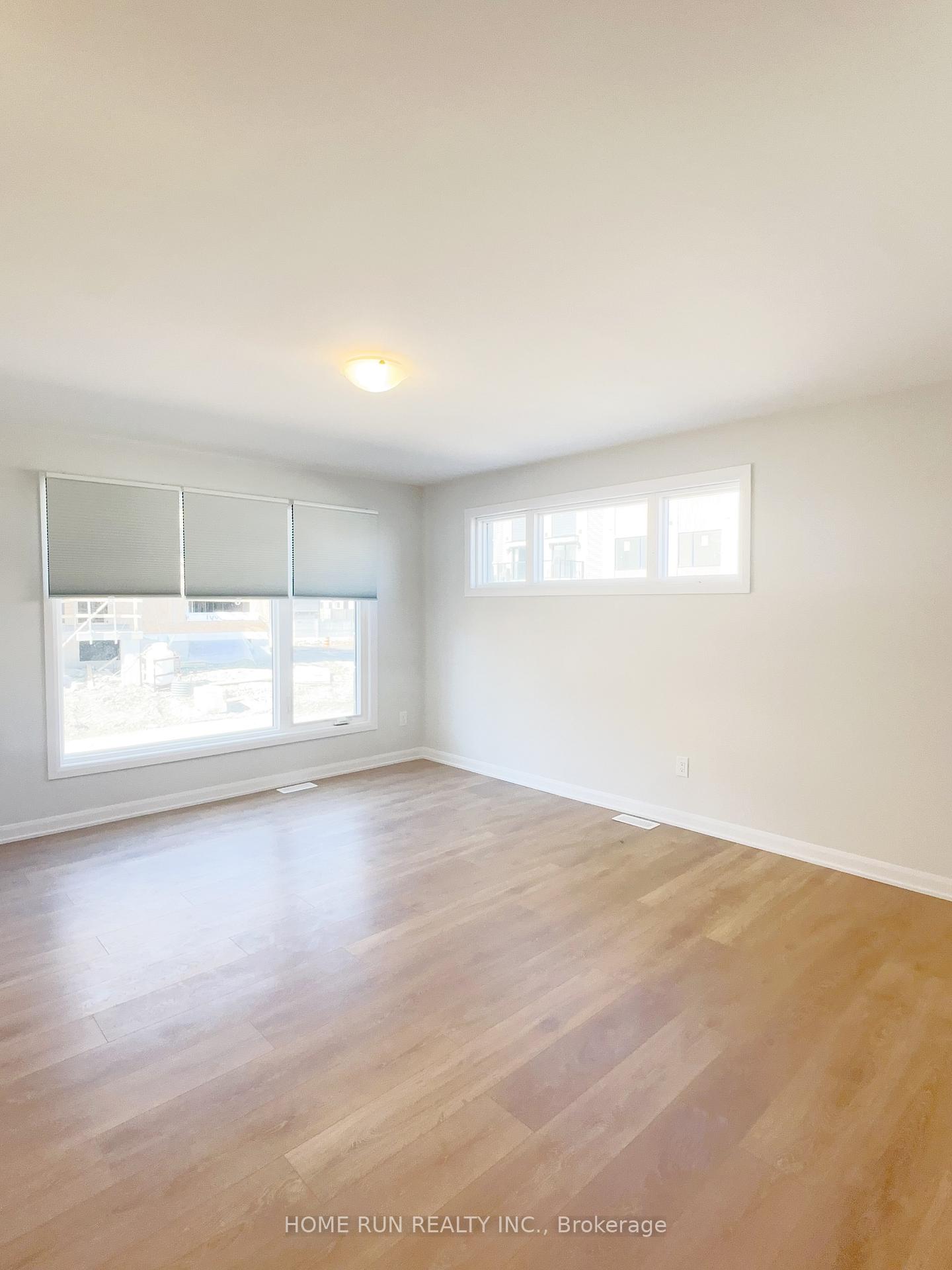 Photo 4 of 1338 Creekway Private, Ottawa, Kanata - Kanata Lakes/Heritage Hills — HOMEH