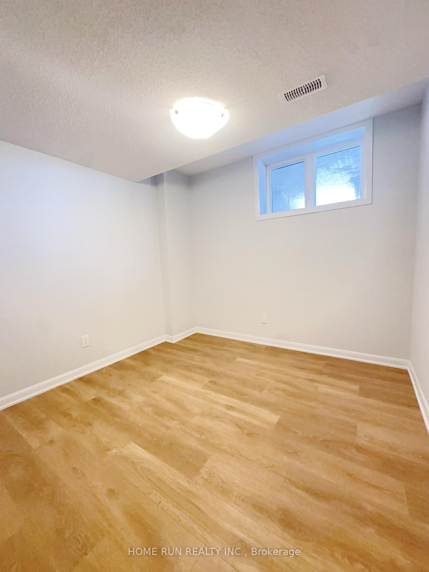 Photo 7 of 1338 Creekway Private, Ottawa, Kanata - Kanata Lakes/Heritage Hills — HOMEH