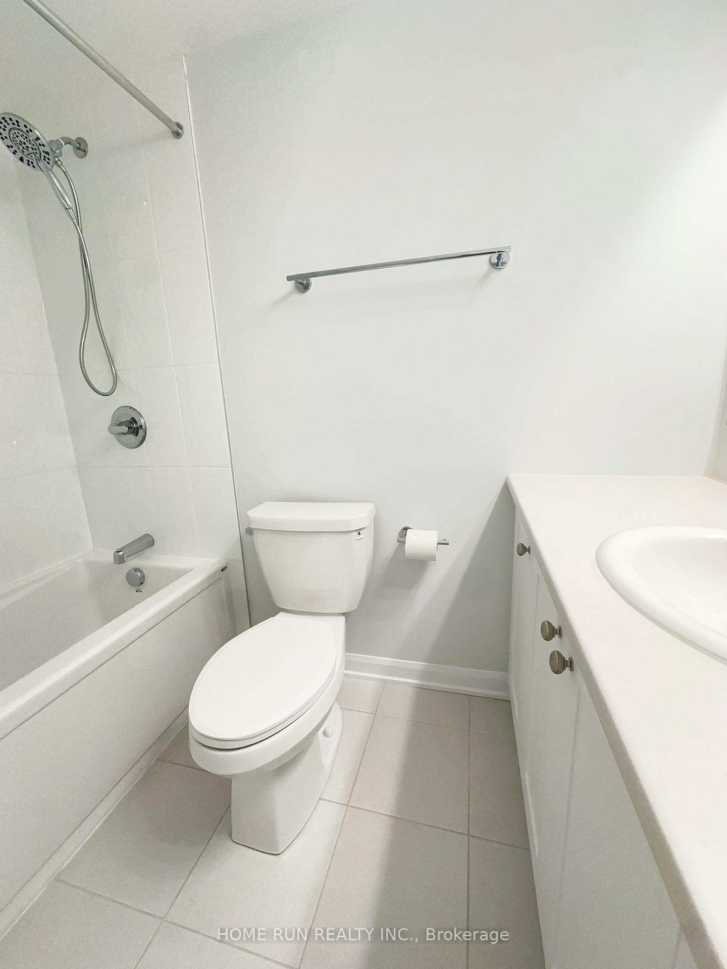 Photo 8 of 1338 Creekway Private, Ottawa, Kanata - Kanata Lakes/Heritage Hills — HOMEH