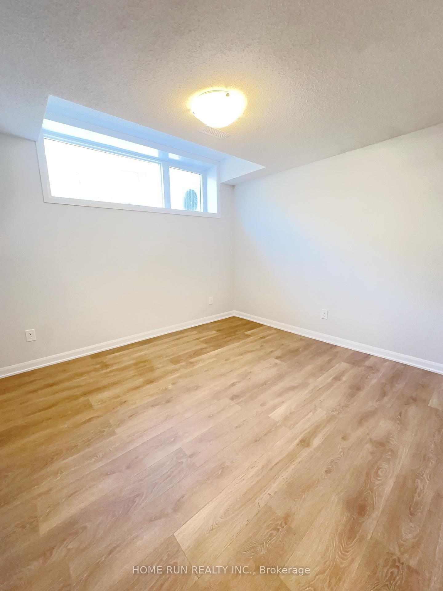 Photo 9 of 1338 Creekway Private, Ottawa, Kanata - Kanata Lakes/Heritage Hills — HOMEH