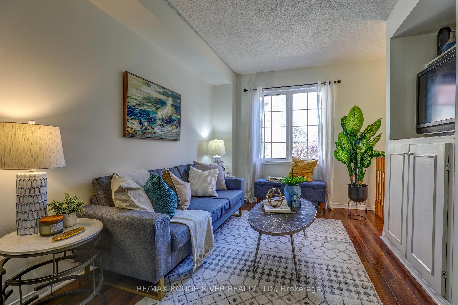 Photo 4 of Unit 5, 1623 Pickering Parkway, Pickering, Village East — HOMEH