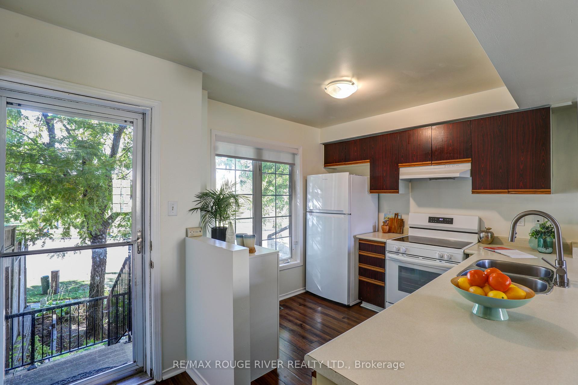 Photo 13 of Unit 5, 1623 Pickering Parkway, Pickering, Village East — HOMEH