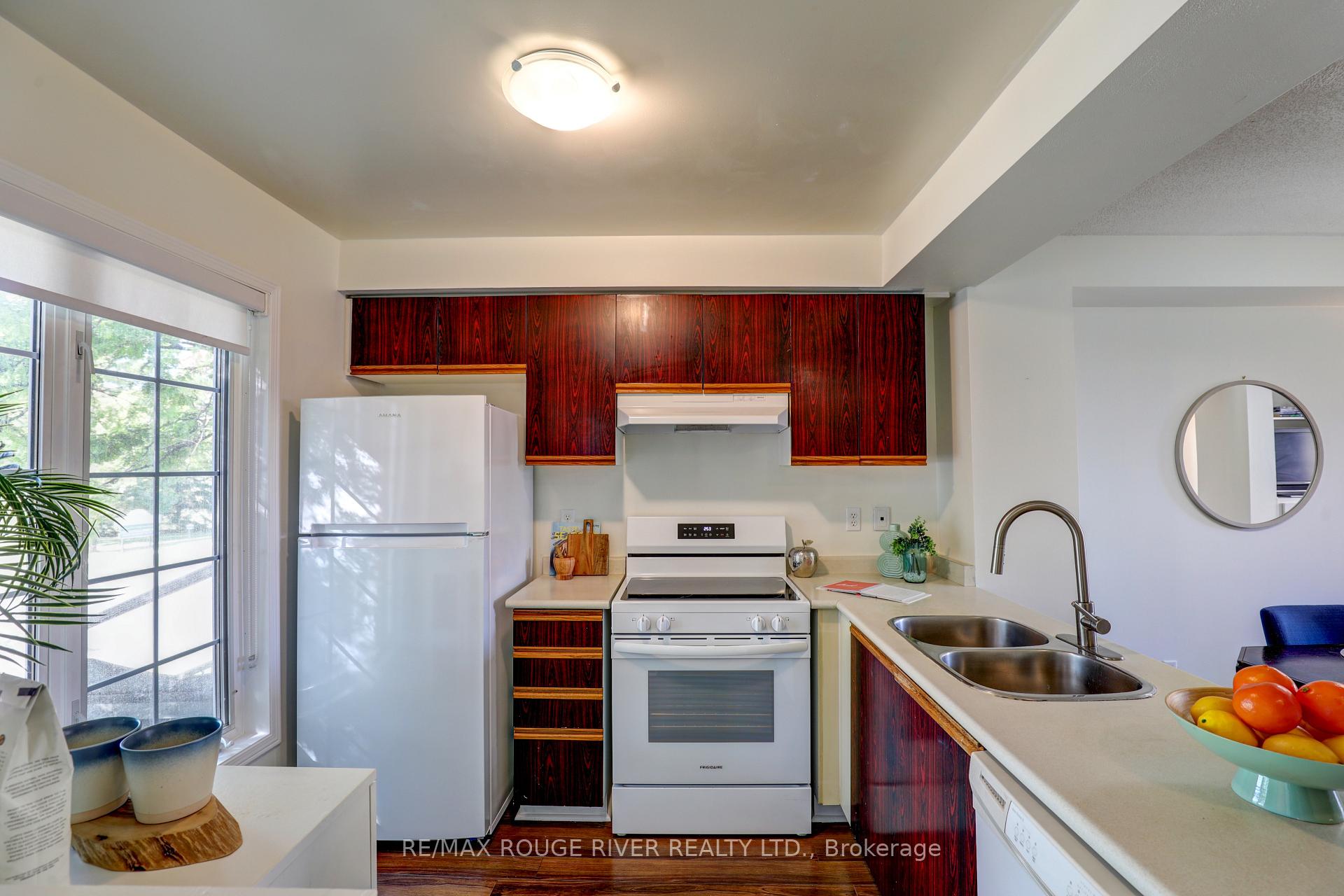 Photo 14 of Unit 5, 1623 Pickering Parkway, Pickering, Village East — HOMEH