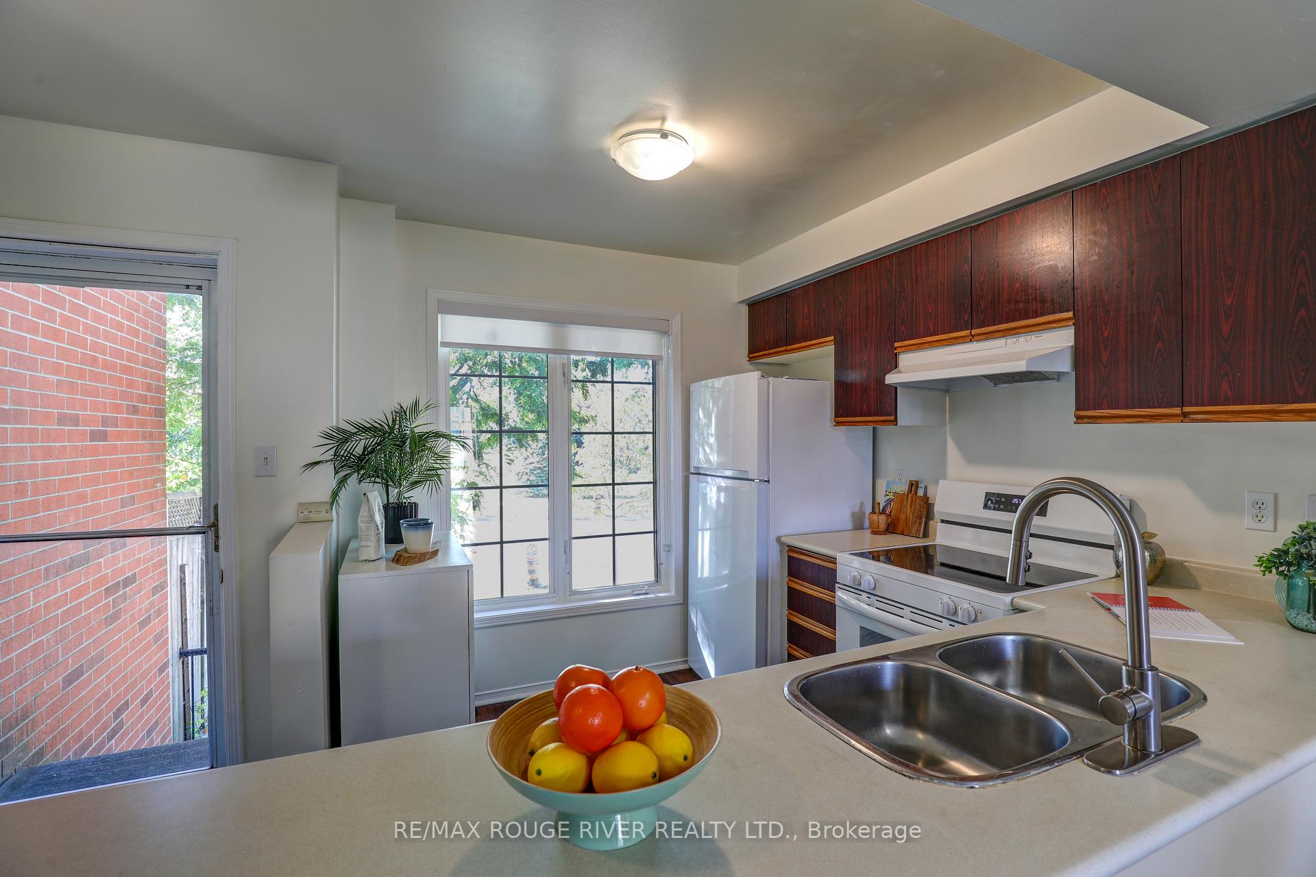 Photo 16 of Unit 5, 1623 Pickering Parkway, Pickering, Village East — HOMEH