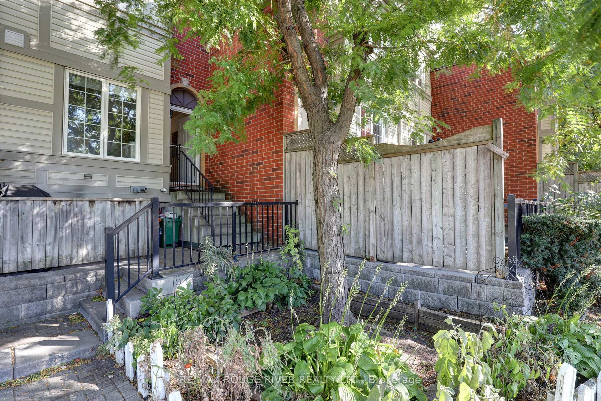 Photo 33 of Unit 5, 1623 Pickering Parkway, Pickering, Village East — HOMEH