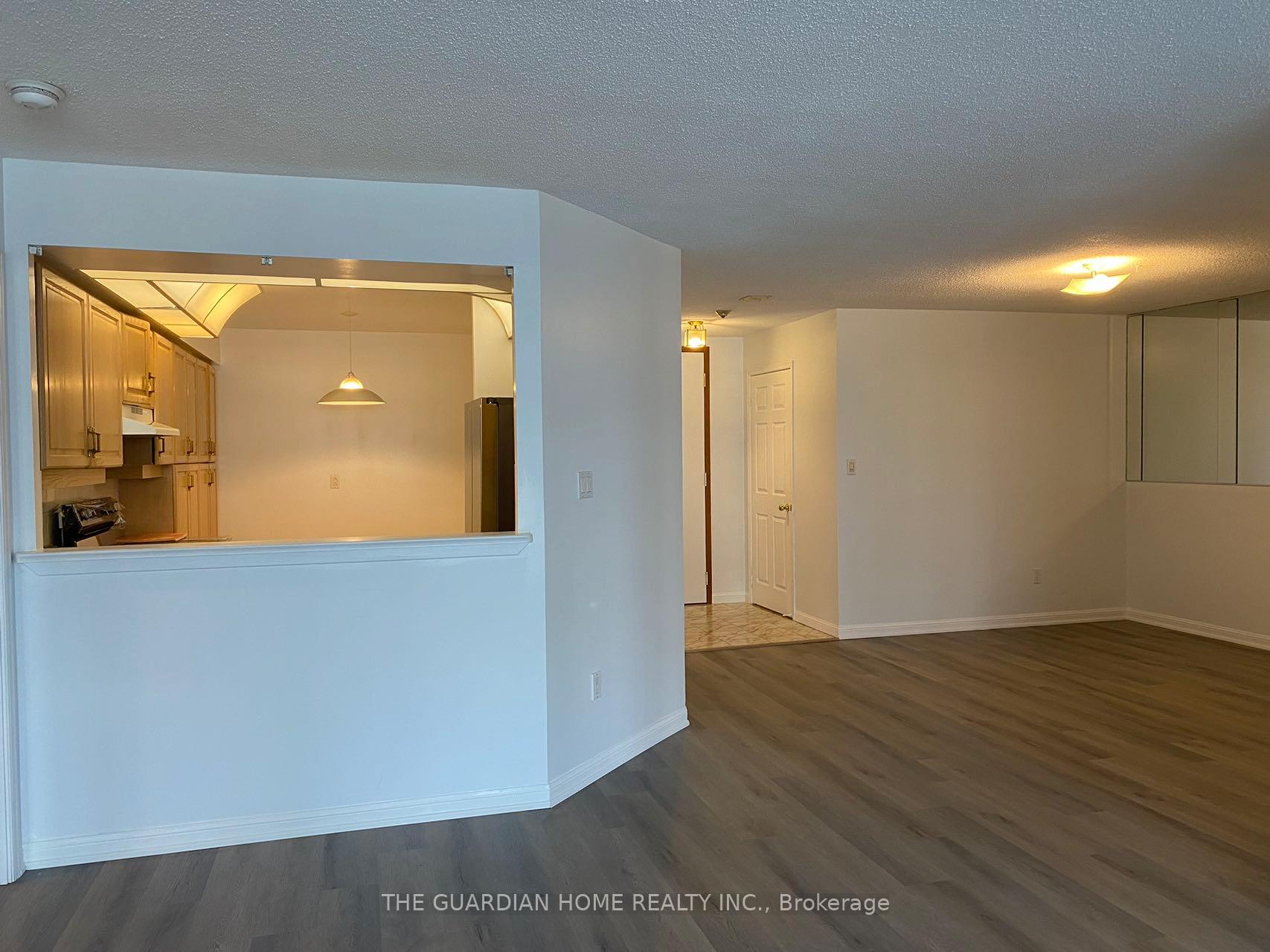 Photo 4 of Unit 901, 610 Bullock Drive, Markham, Unionville — HOMEH