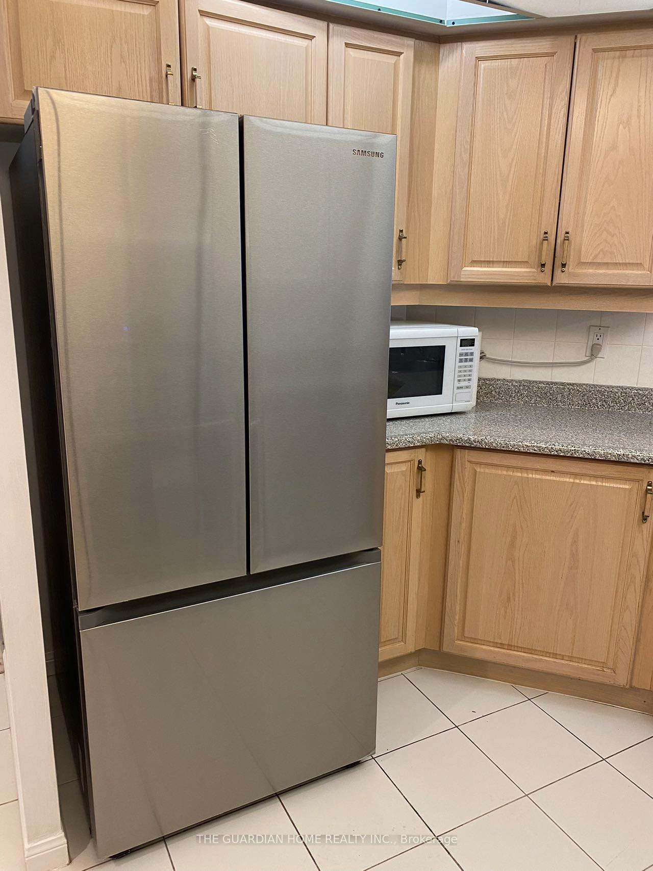 Photo 15 of Unit 901, 610 Bullock Drive, Markham, Unionville — HOMEH