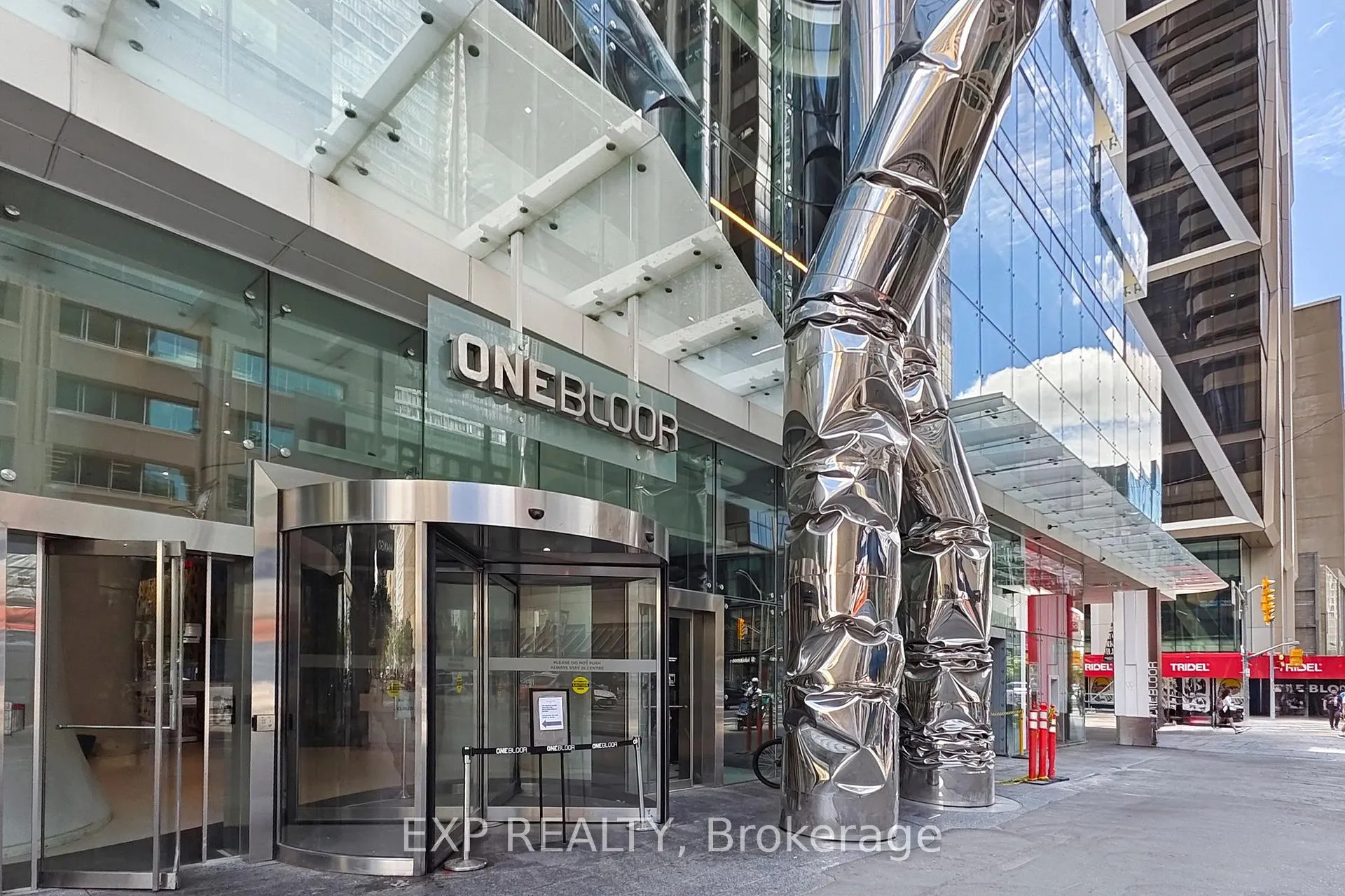 Front of Unit 3211, 1 Bloor Street E