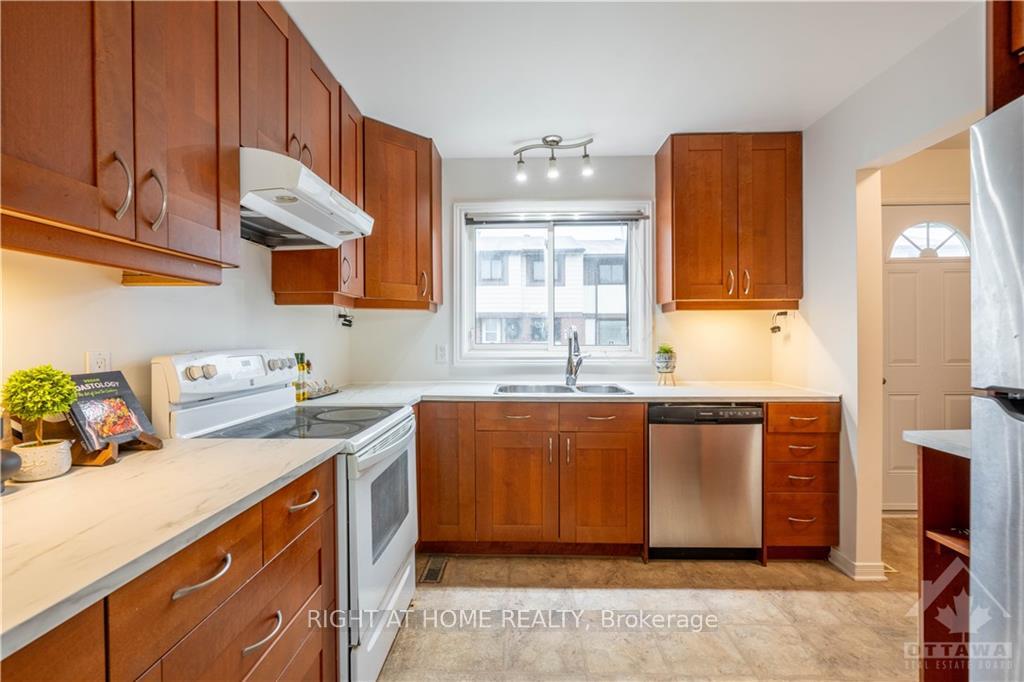 Photo 2 of Unit C, 18 Foxhill Way, Ottawa, Barrhaven - Knollsbrook — HOMEH