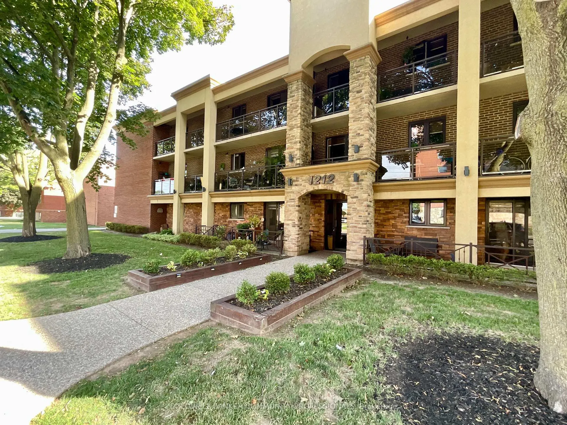 Photo 1 of Unit 108, 1212 Fennell Avenue E, Hamilton, Huntington — HOMEH