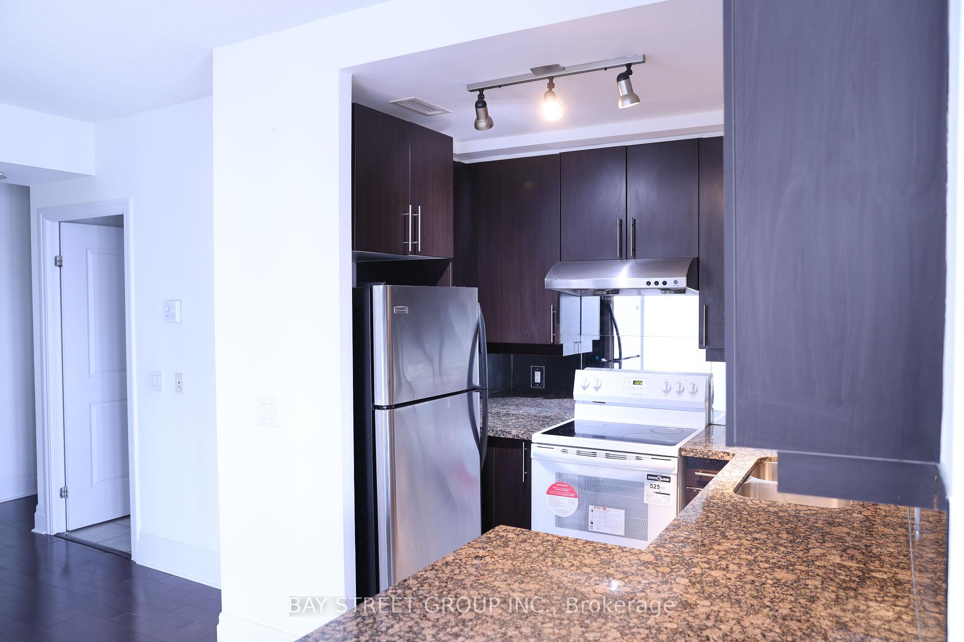 Photo 3 of Unit 416, 39 Upper Duke Crescent, Markham, Unionville — HOMEH