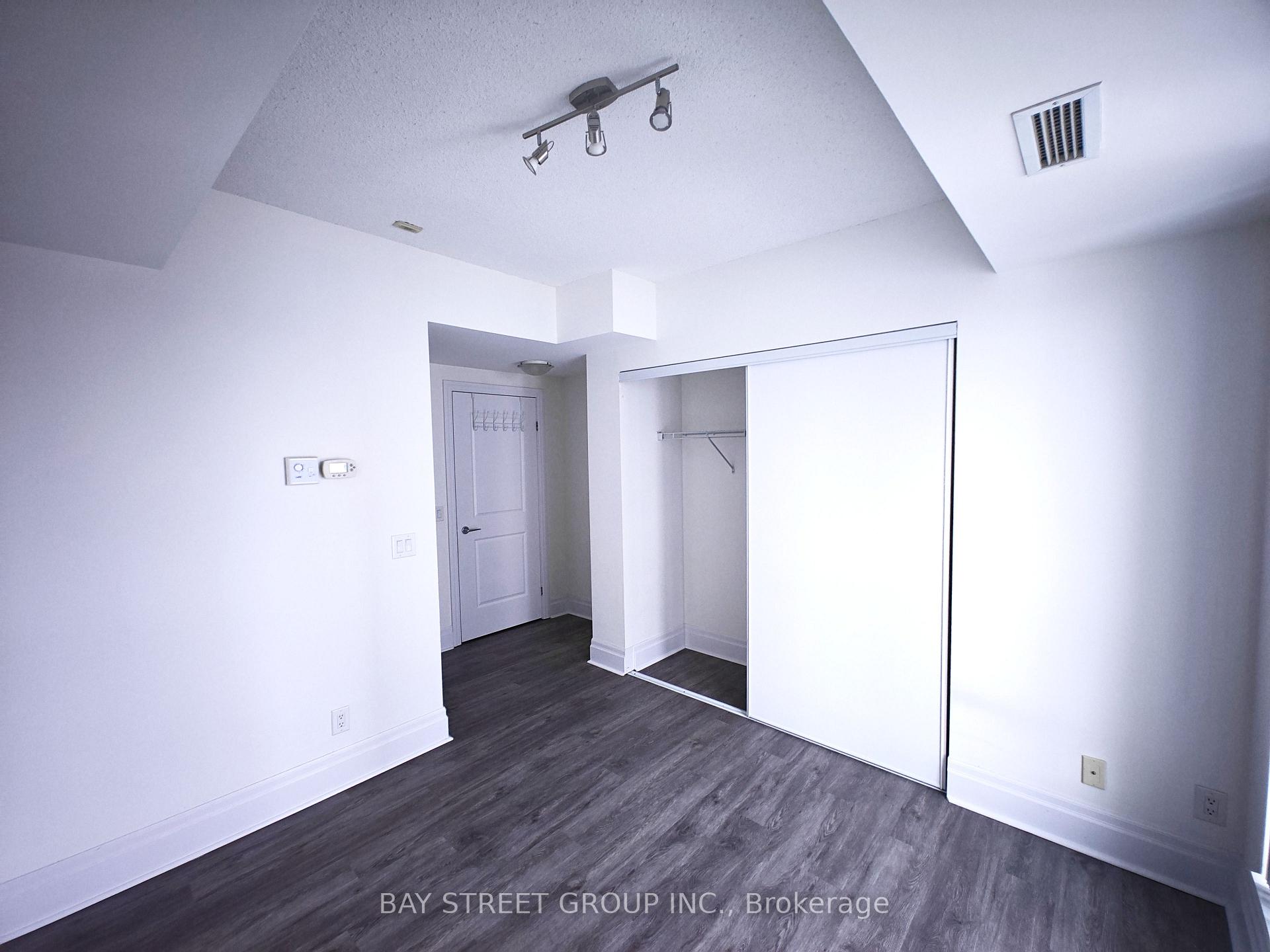 Photo 8 of Unit 416, 39 Upper Duke Crescent, Markham, Unionville — HOMEH
