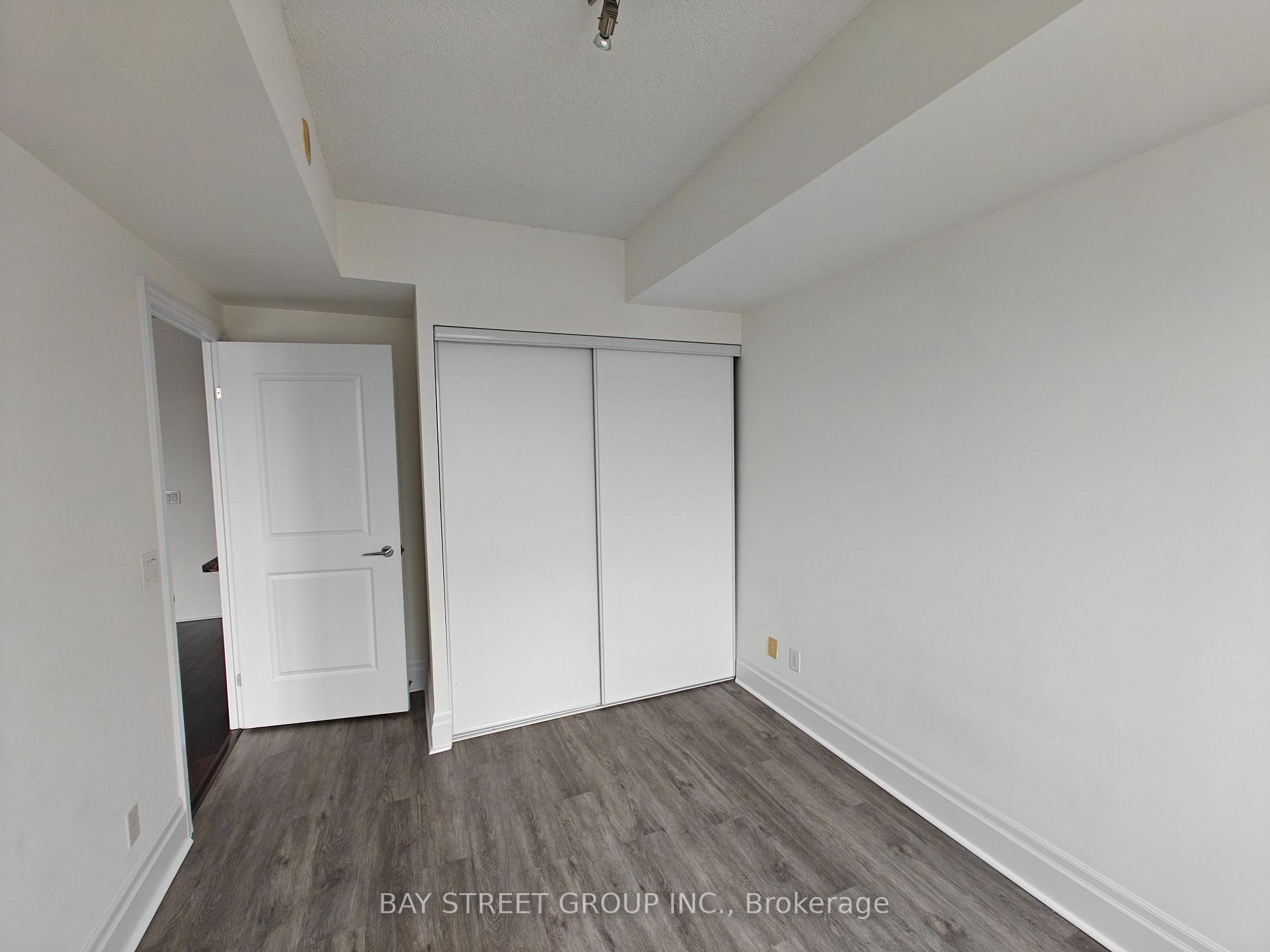 Photo 10 of Unit 416, 39 Upper Duke Crescent, Markham, Unionville — HOMEH