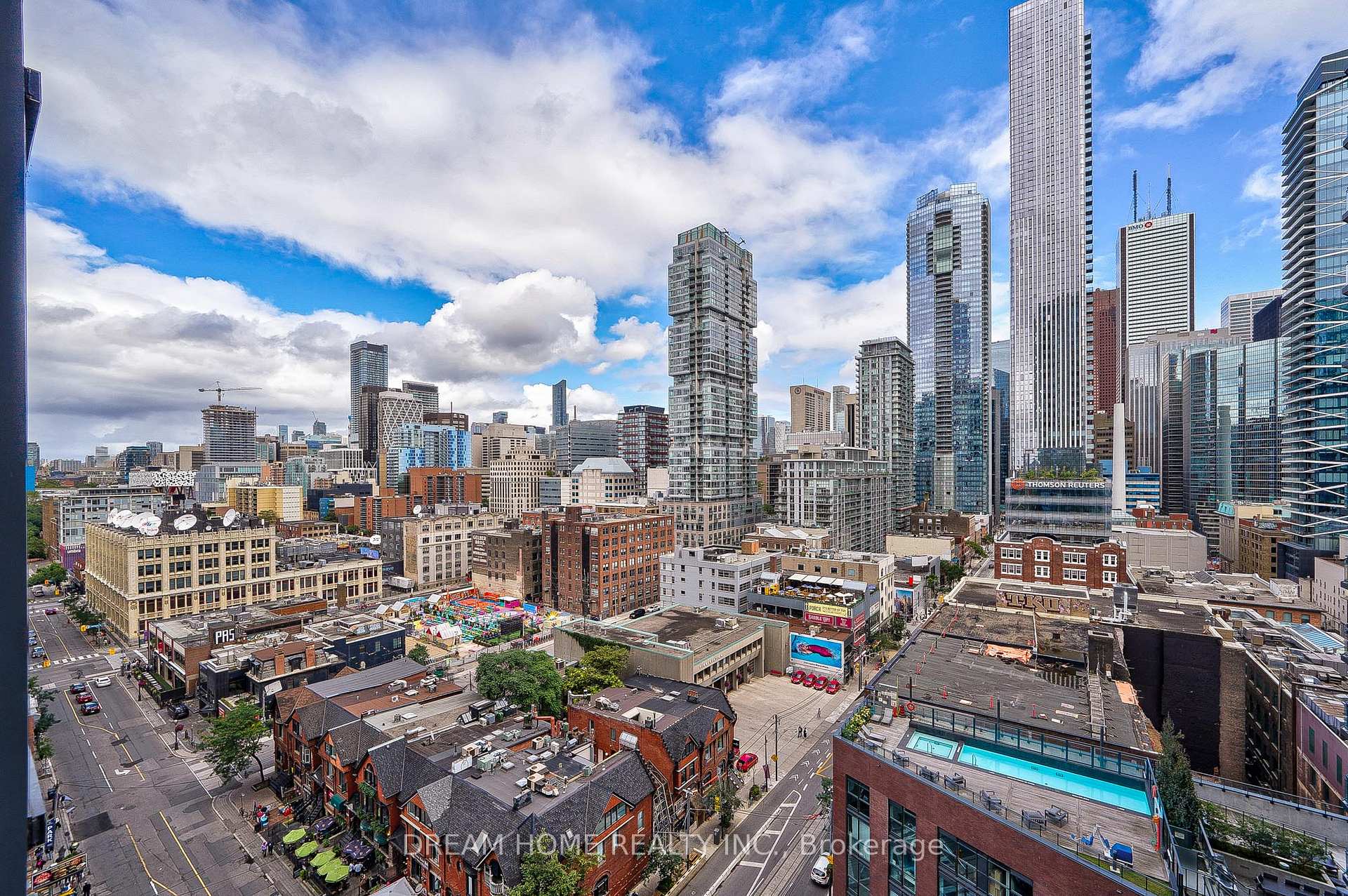 Front of Unit 1505, 295 Adelaide Street W