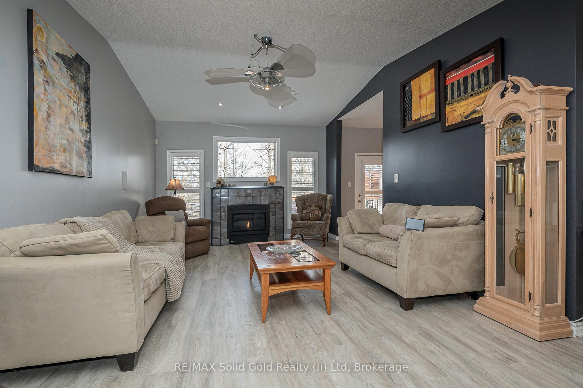 Photo 6 of Unit 12, 900 Doon Village Road, Kitchener — HOMEH