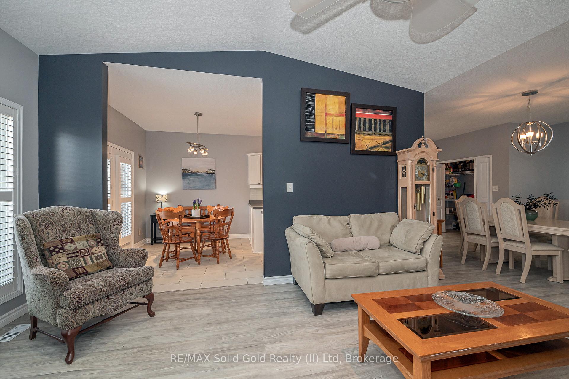 Photo 7 of Unit 12, 900 Doon Village Road, Kitchener — HOMEH