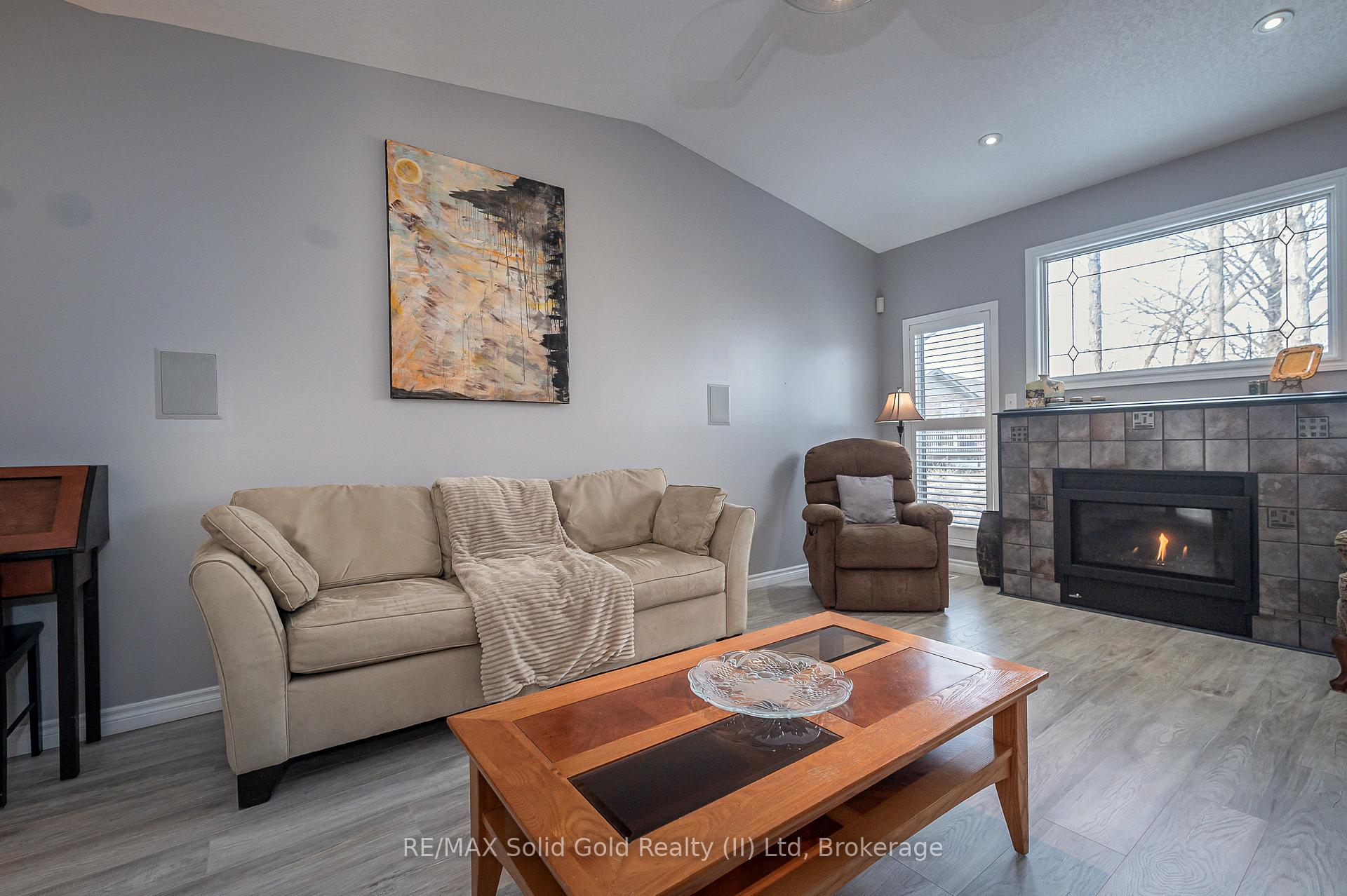 Photo 8 of Unit 12, 900 Doon Village Road, Kitchener — HOMEH