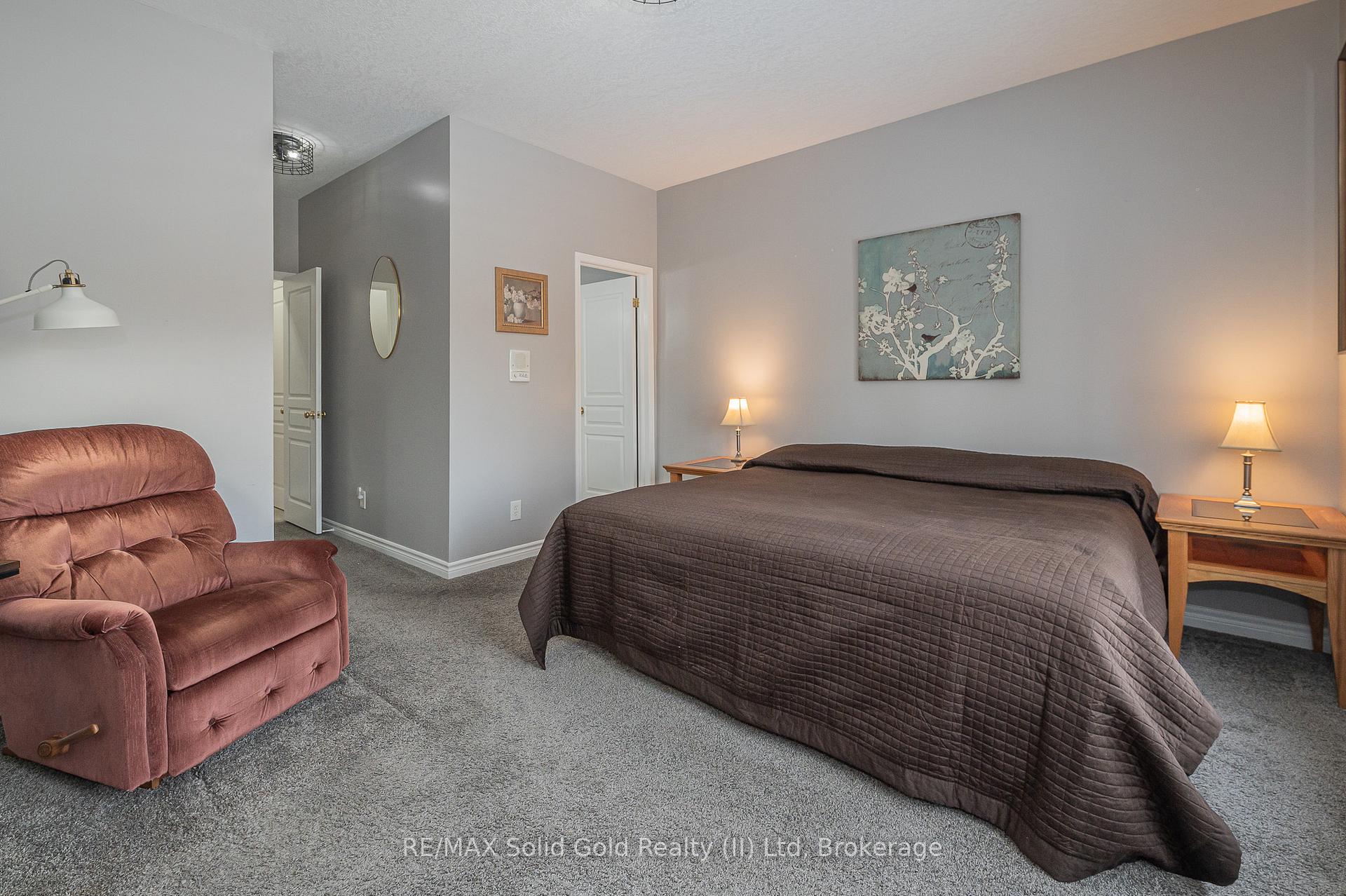 Photo 19 of Unit 12, 900 Doon Village Road, Kitchener — HOMEH