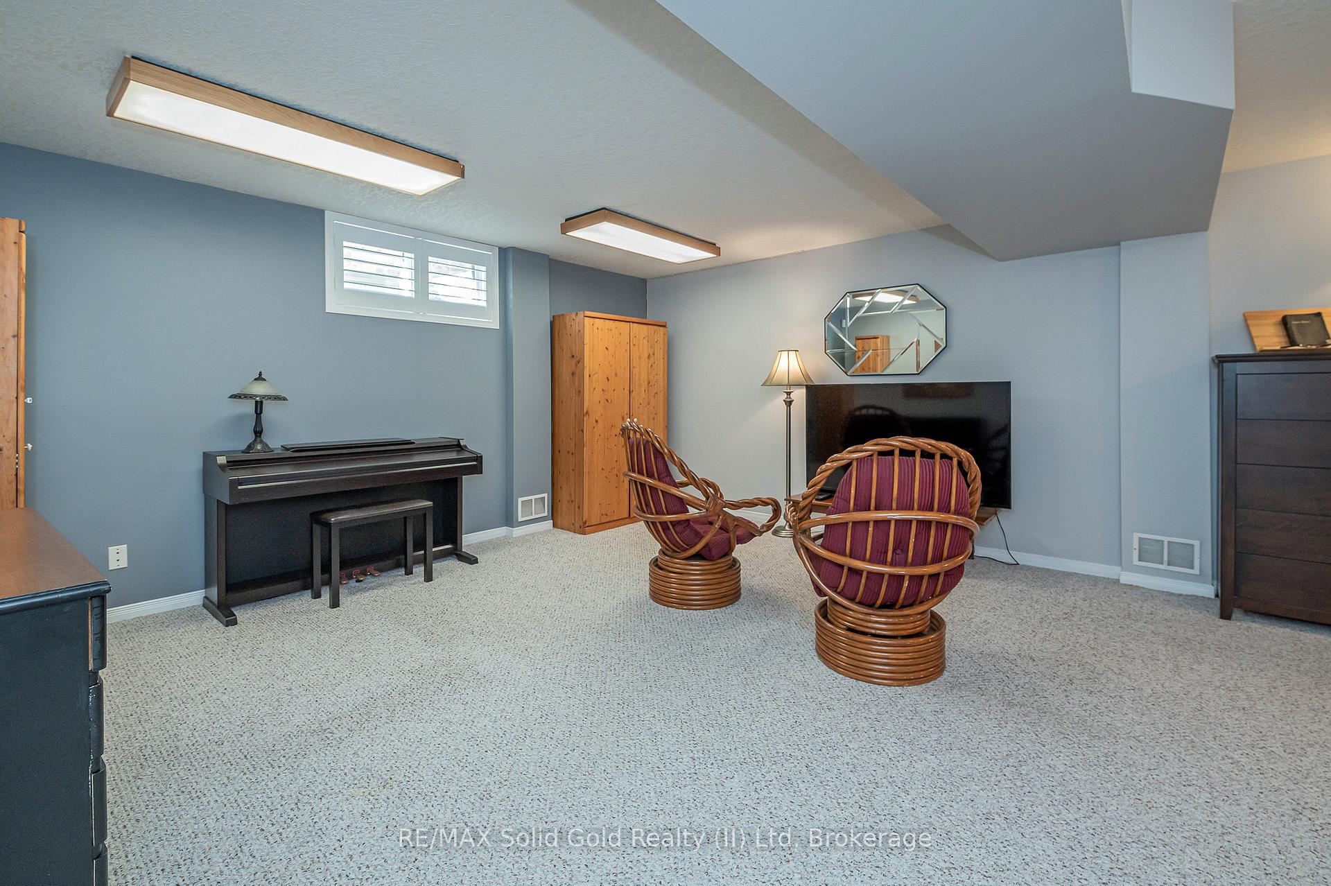 Photo 26 of Unit 12, 900 Doon Village Road, Kitchener — HOMEH