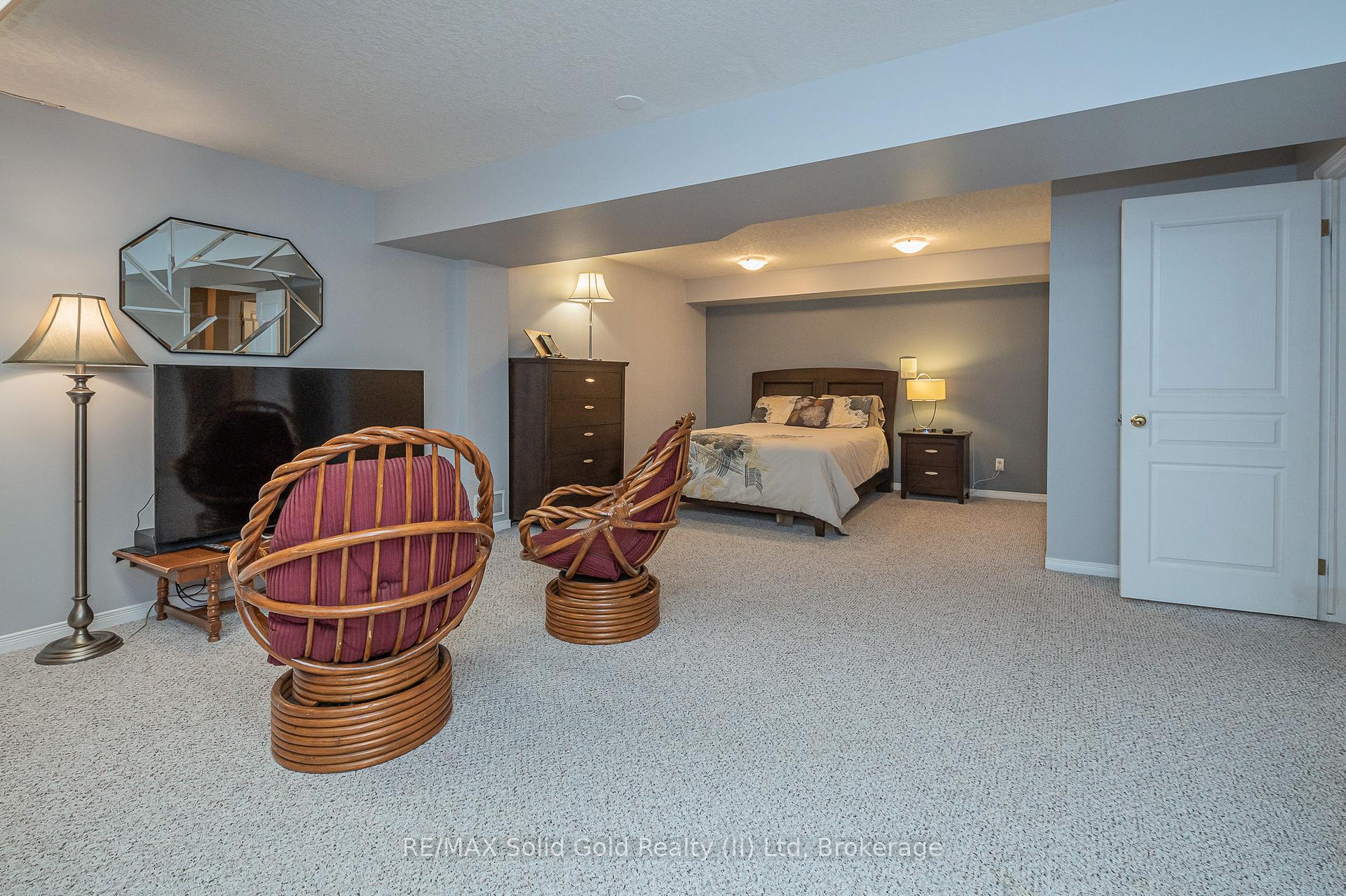 Photo 27 of Unit 12, 900 Doon Village Road, Kitchener — HOMEH
