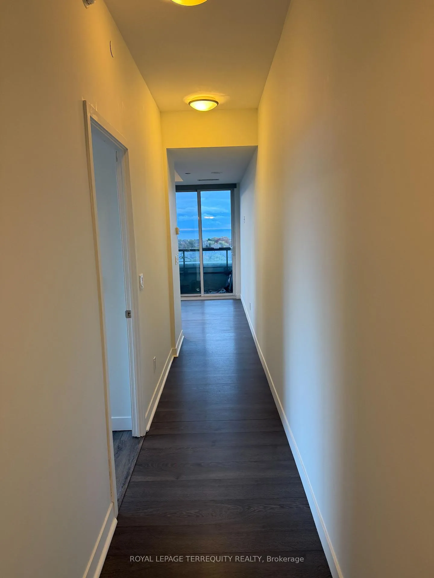 Photo 4 of Unit 910, 2055 Danforth Avenue, Toronto, Woodbine Corridor — HOMEH