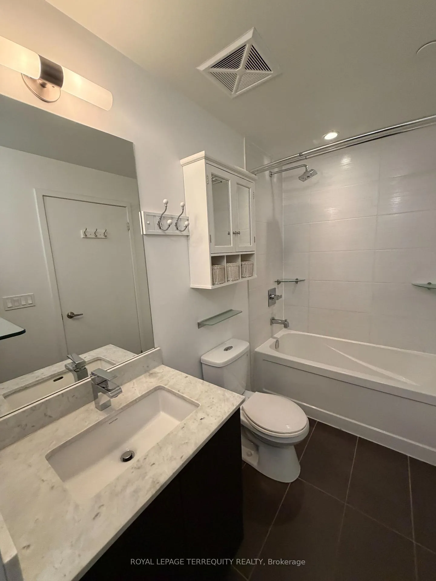 Photo 11 of Unit 910, 2055 Danforth Avenue, Toronto, Woodbine Corridor — HOMEH