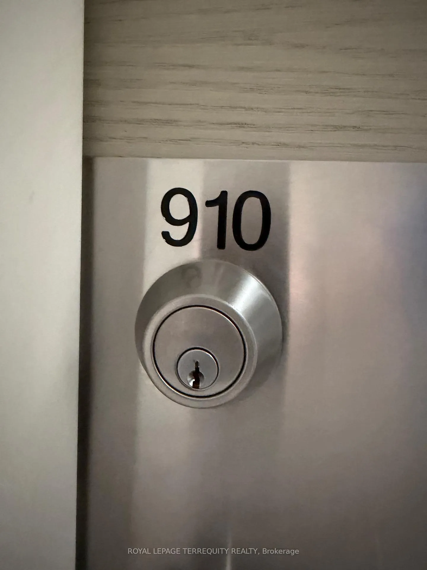 Photo 13 of Unit 910, 2055 Danforth Avenue, Toronto, Woodbine Corridor — HOMEH