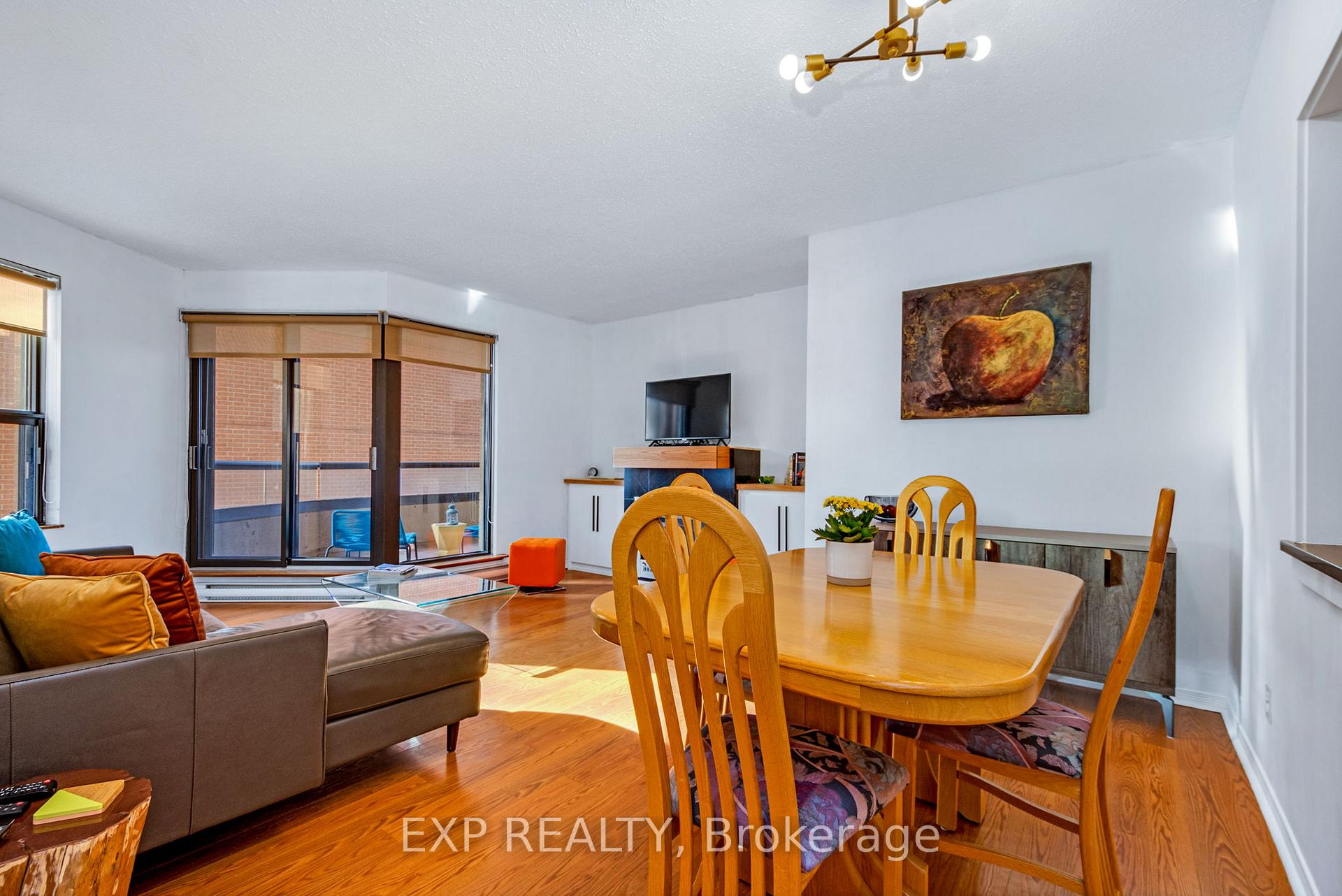 Photo 5 of Unit 704, 556 Laurier Avenue, Ottawa, Ottawa Centre — HOMEH
