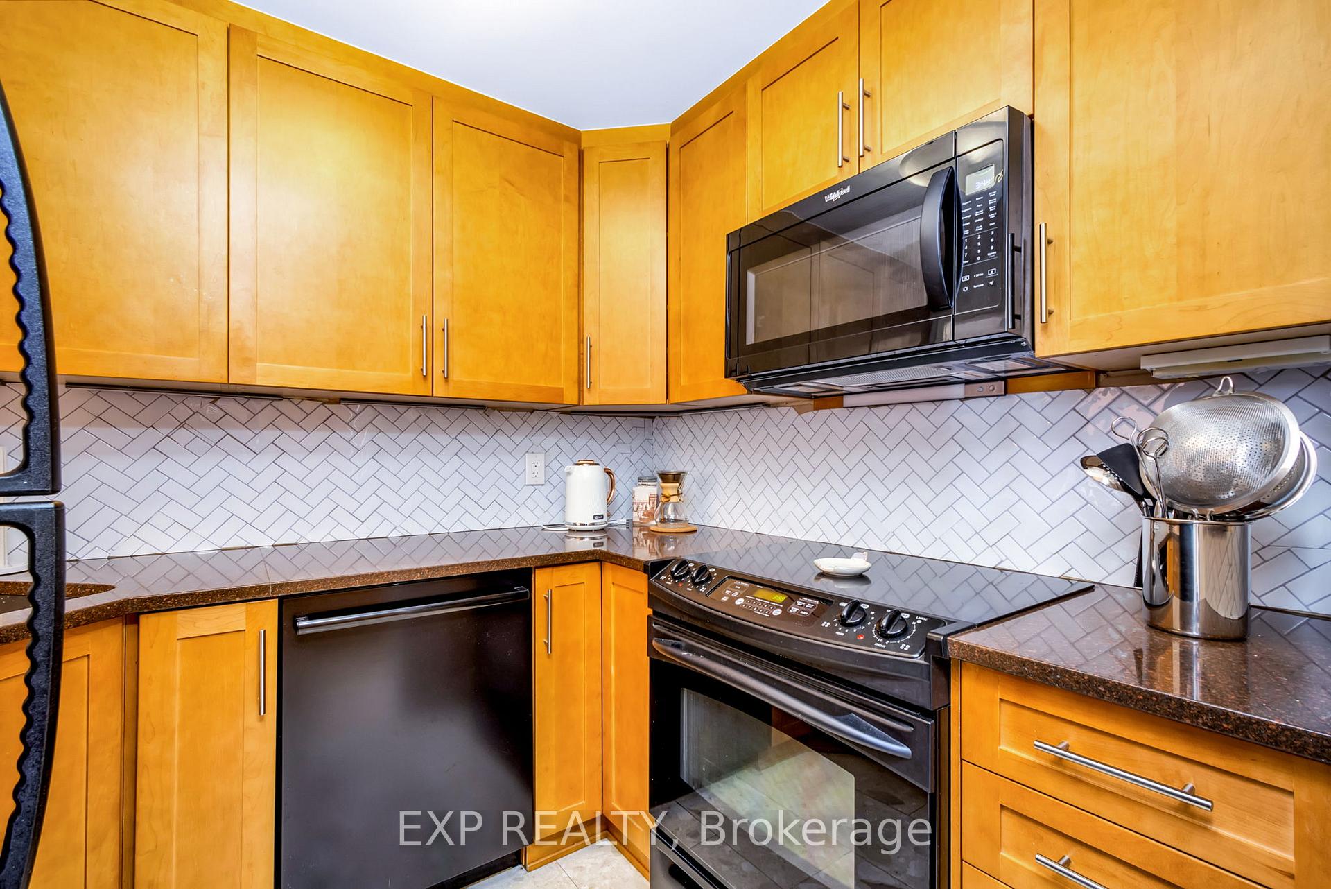 Photo 9 of Unit 704, 556 Laurier Avenue, Ottawa, Ottawa Centre — HOMEH