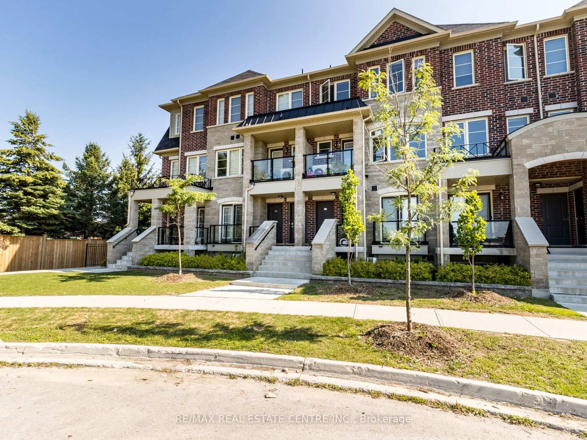 Photo 3 of Unit 09, 200 Veterans Drive, Brampton, Northwest Brampton — HOMEH