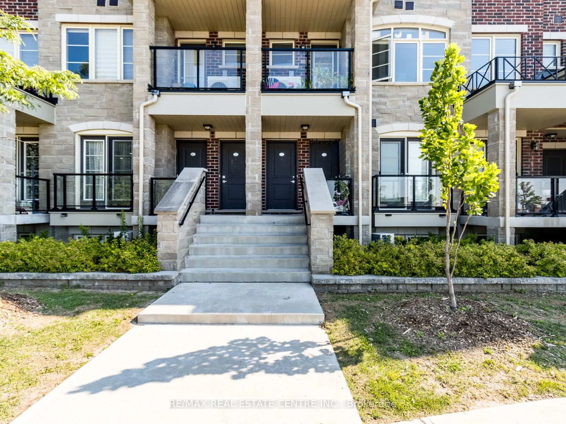 Photo 4 of Unit 09, 200 Veterans Drive, Brampton, Northwest Brampton — HOMEH