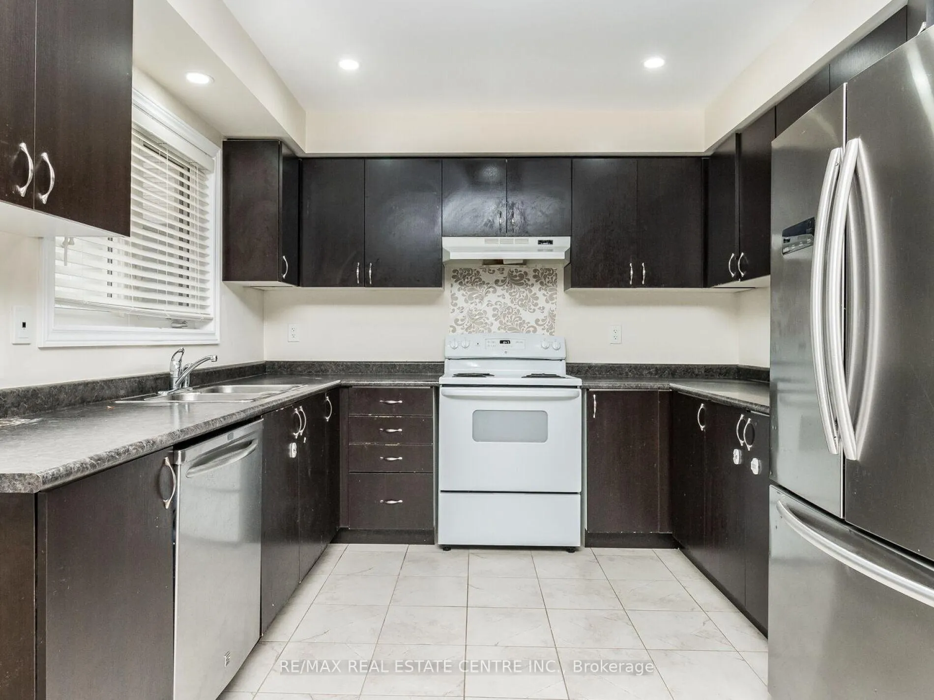 Photo 10 of Unit 09, 200 Veterans Drive, Brampton, Northwest Brampton — HOMEH