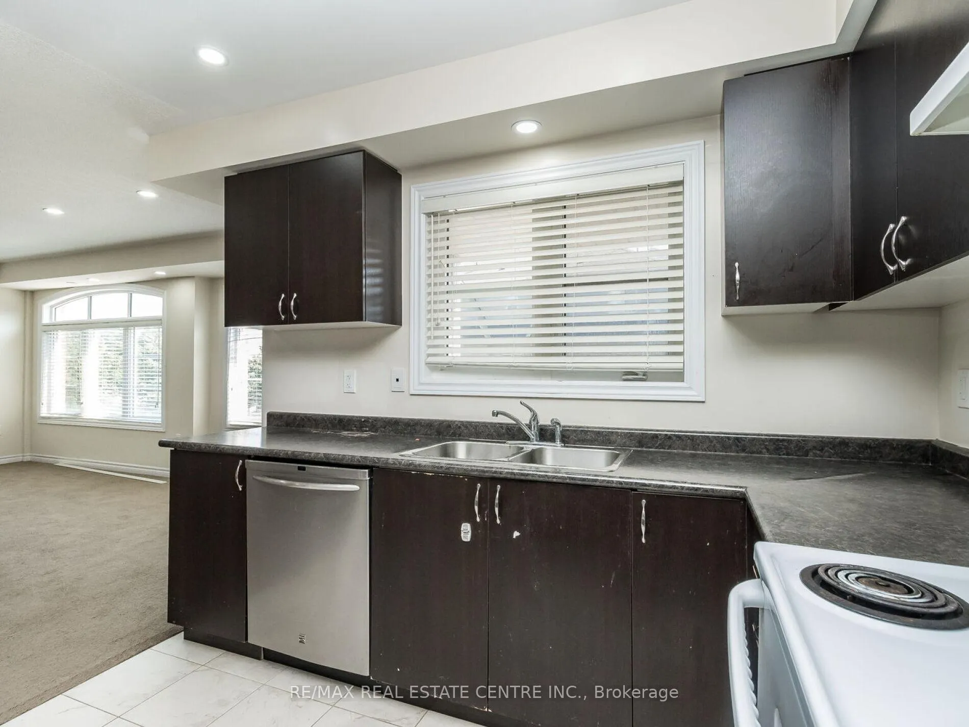 Photo 11 of Unit 09, 200 Veterans Drive, Brampton, Northwest Brampton — HOMEH