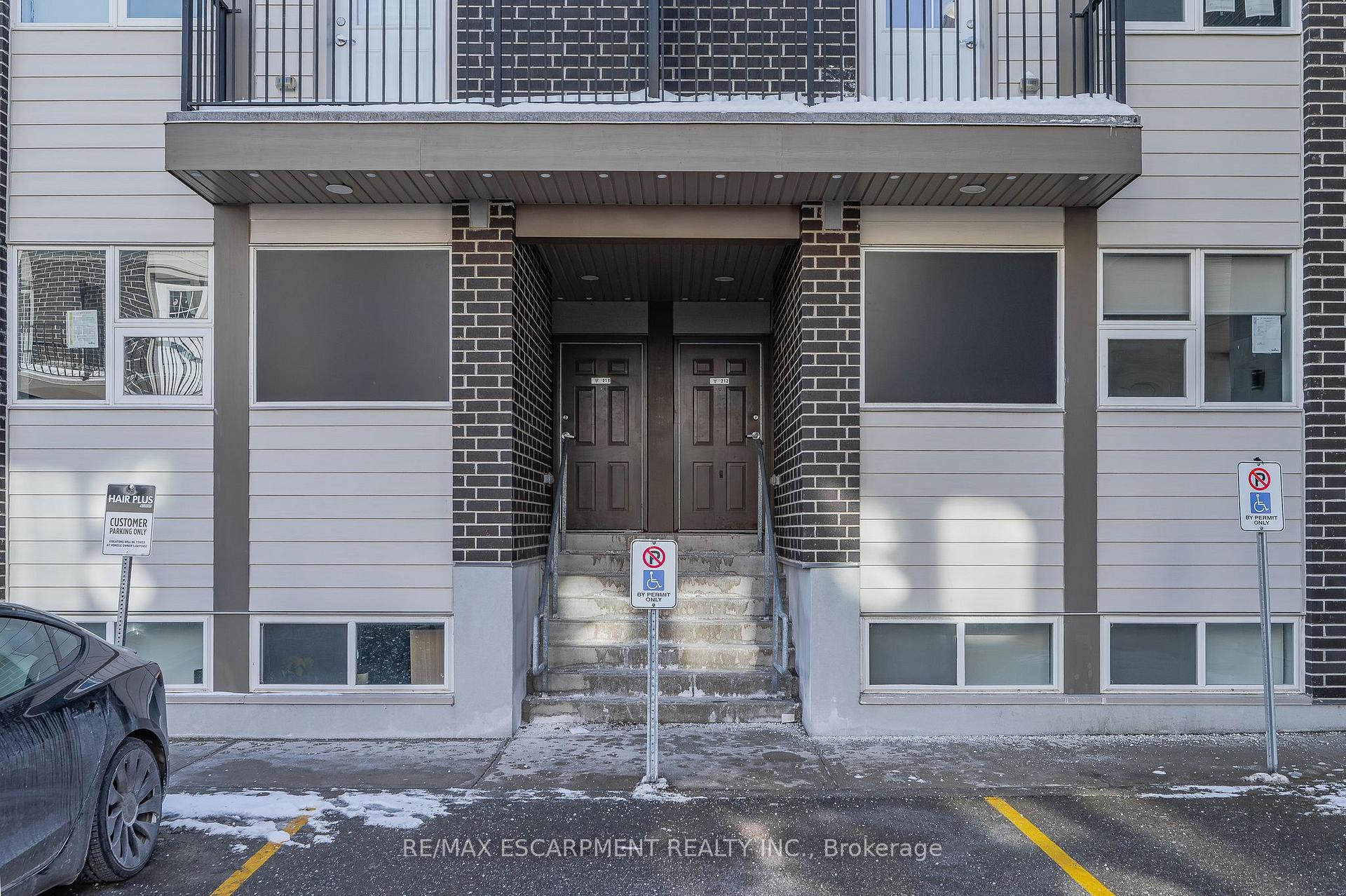 Photo 4 of Unit 212, 338 Albert Street, Waterloo, Lakeshore Village — HOMEH